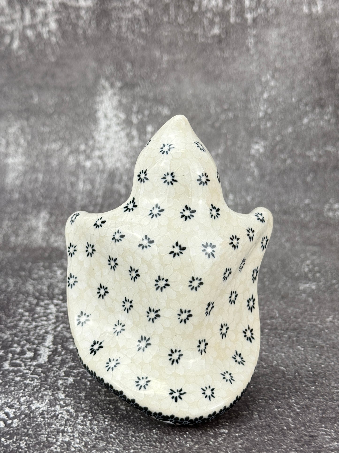 Ghost Figurine - Shape H24 - Black & White Flowers