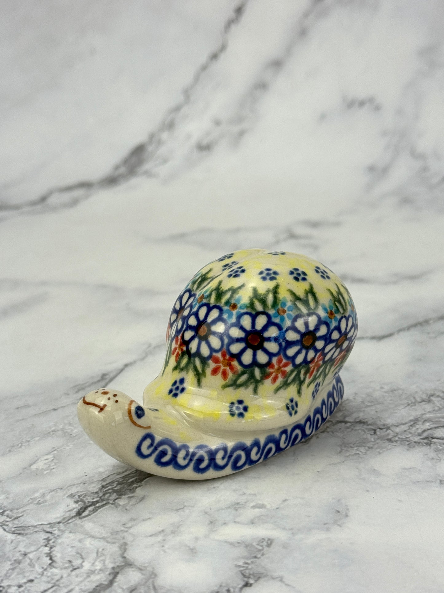 Snail Figurine - Shape V415 - Pattern Daisy Bloom