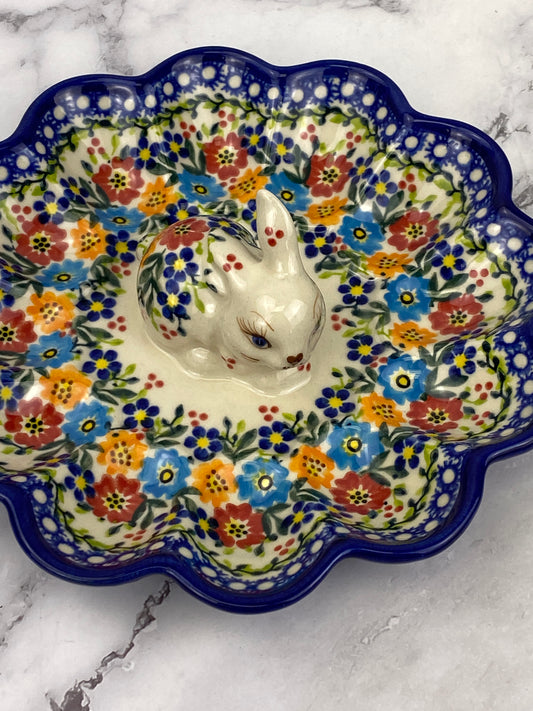 Unikat Bunny Egg Plate - Shape V630 - Bold Floral