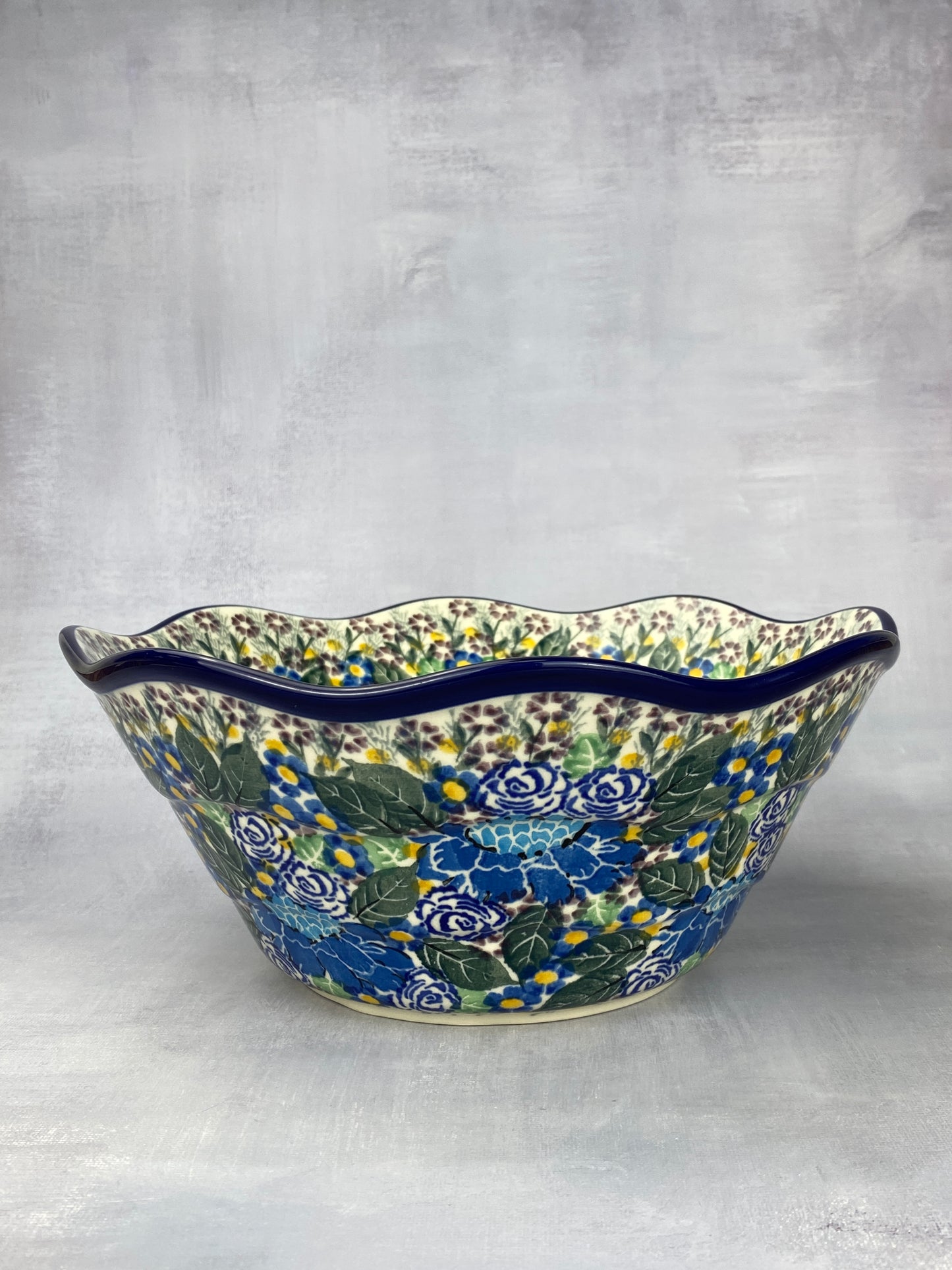 Large Wavy Unikat Serving Bowl - Shape 692 - Pattern U5139