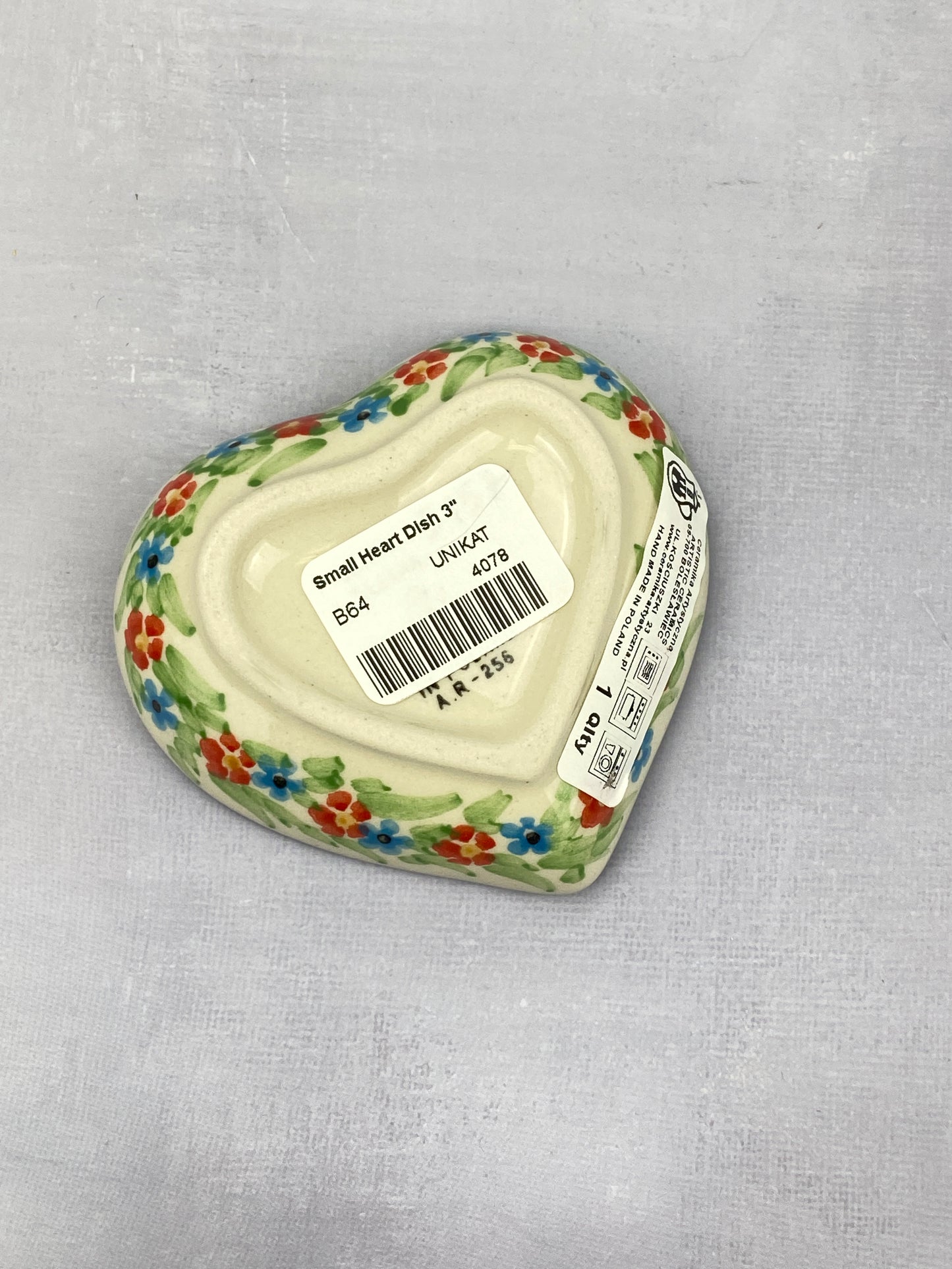 3” Unikat Heart Dish / Tea Bag Holder - Shape B64 - Pattern U5157