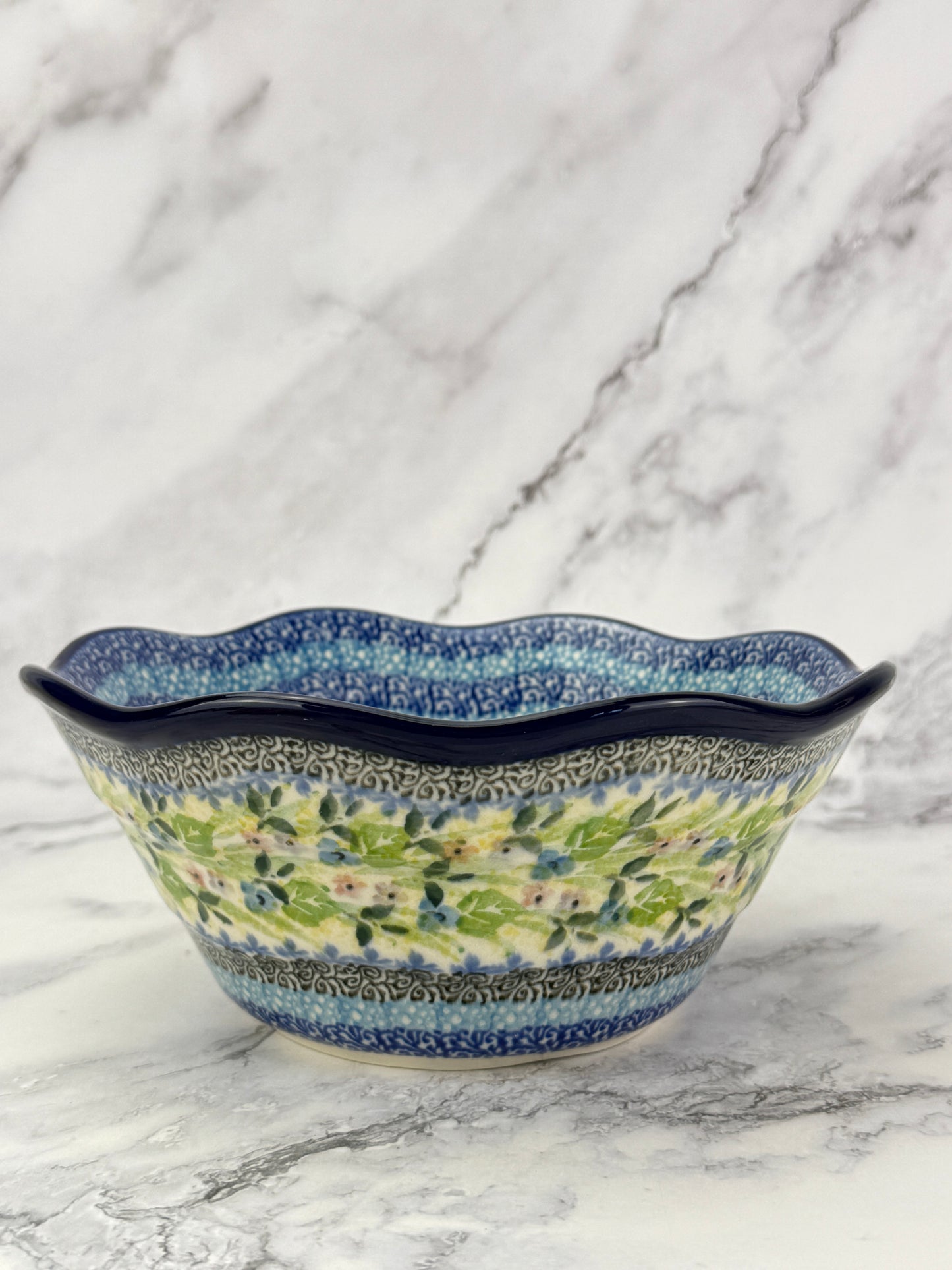Small Wavy Unikat Bowl - Shape 691 - Pattern U5048