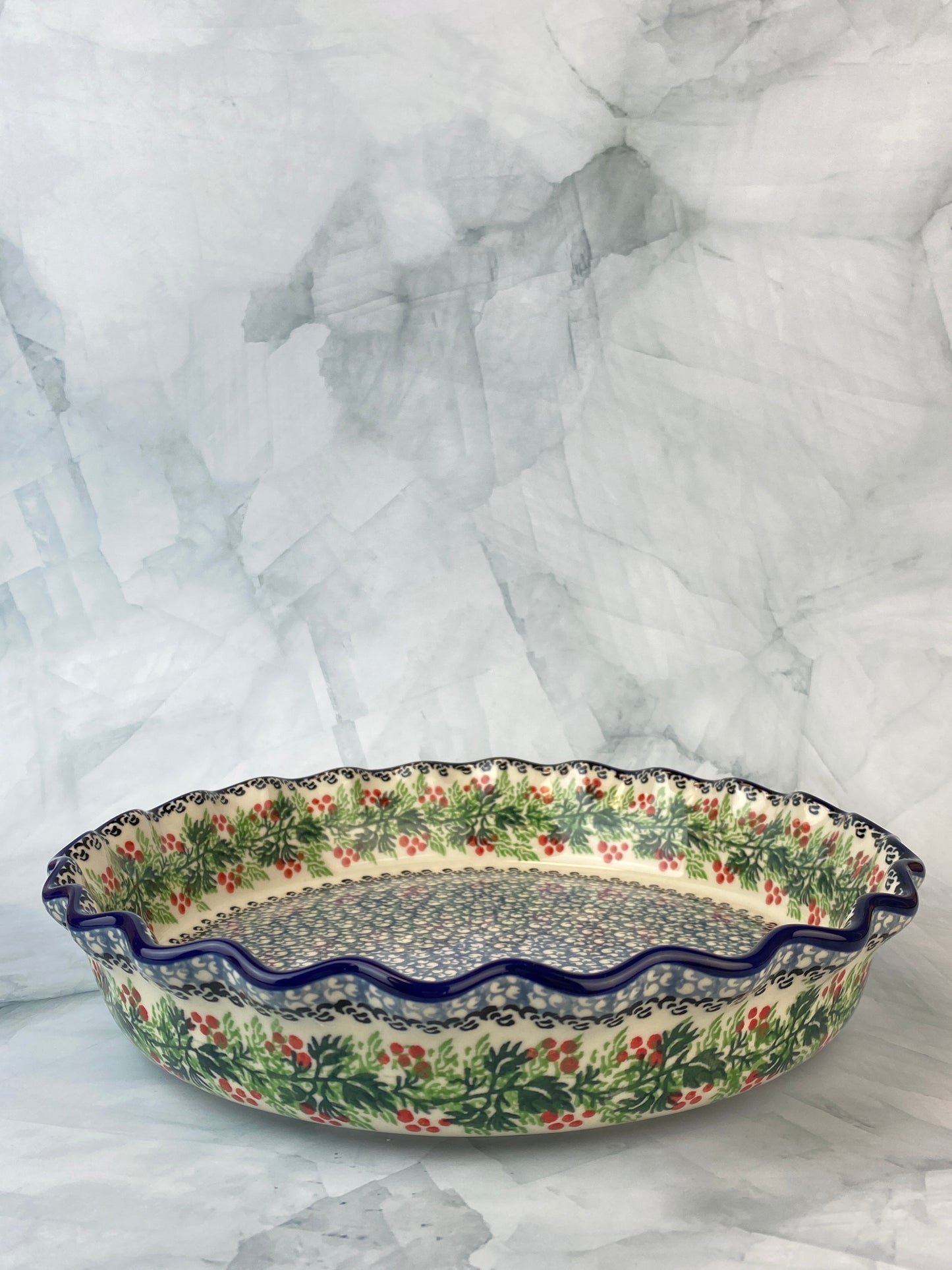 HOLIDAY SPECIAL Ruffled Pie Plate / Round Baking Dish - Shape 636 - Pattern 1734
