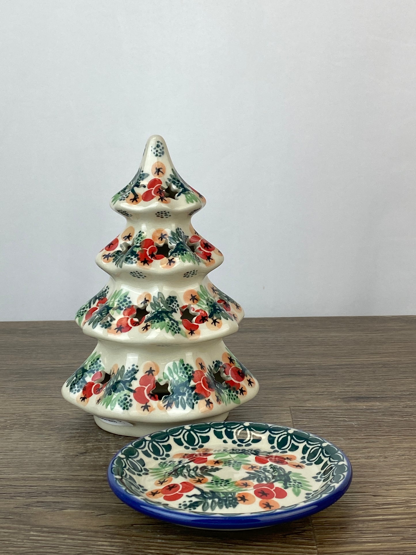 SALE Medium Christmas Tree - Shape 513 - Pattern 1414