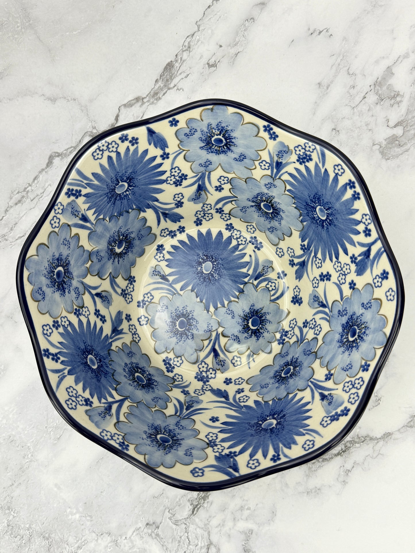 Large Wavy Unikat Serving Bowl - Shape 692 - Pattern U5176