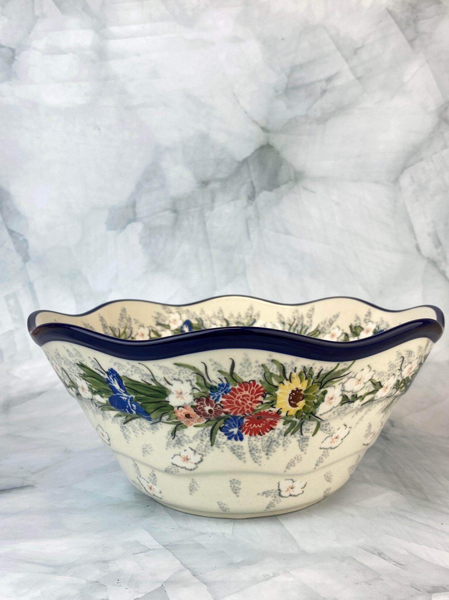 Large Wavy Unikat Serving Bowl - Shape 692 - Pattern U5163