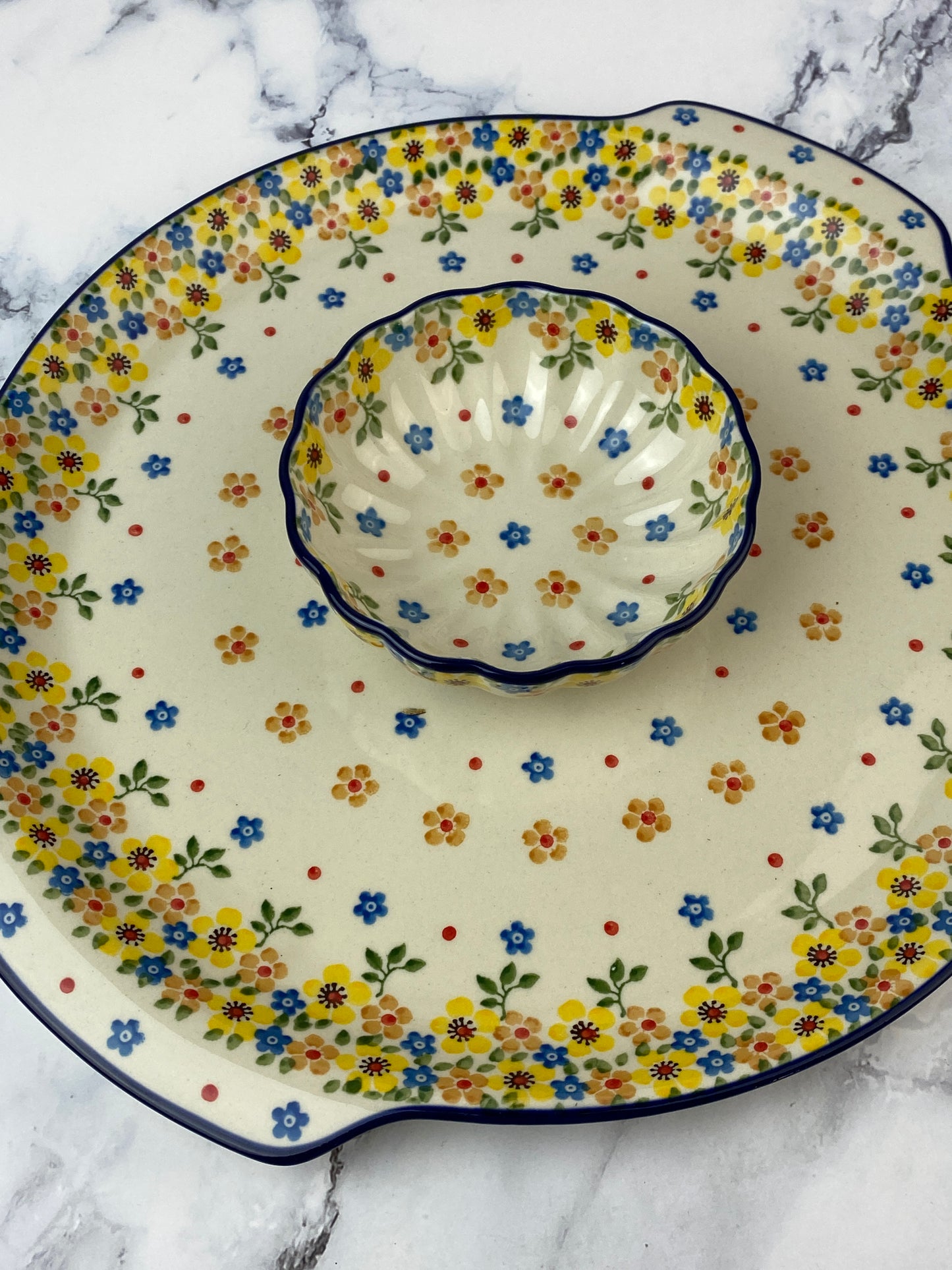 Round Platter With Handles / Pizza Stone - Shape 151 - Pattern 2225