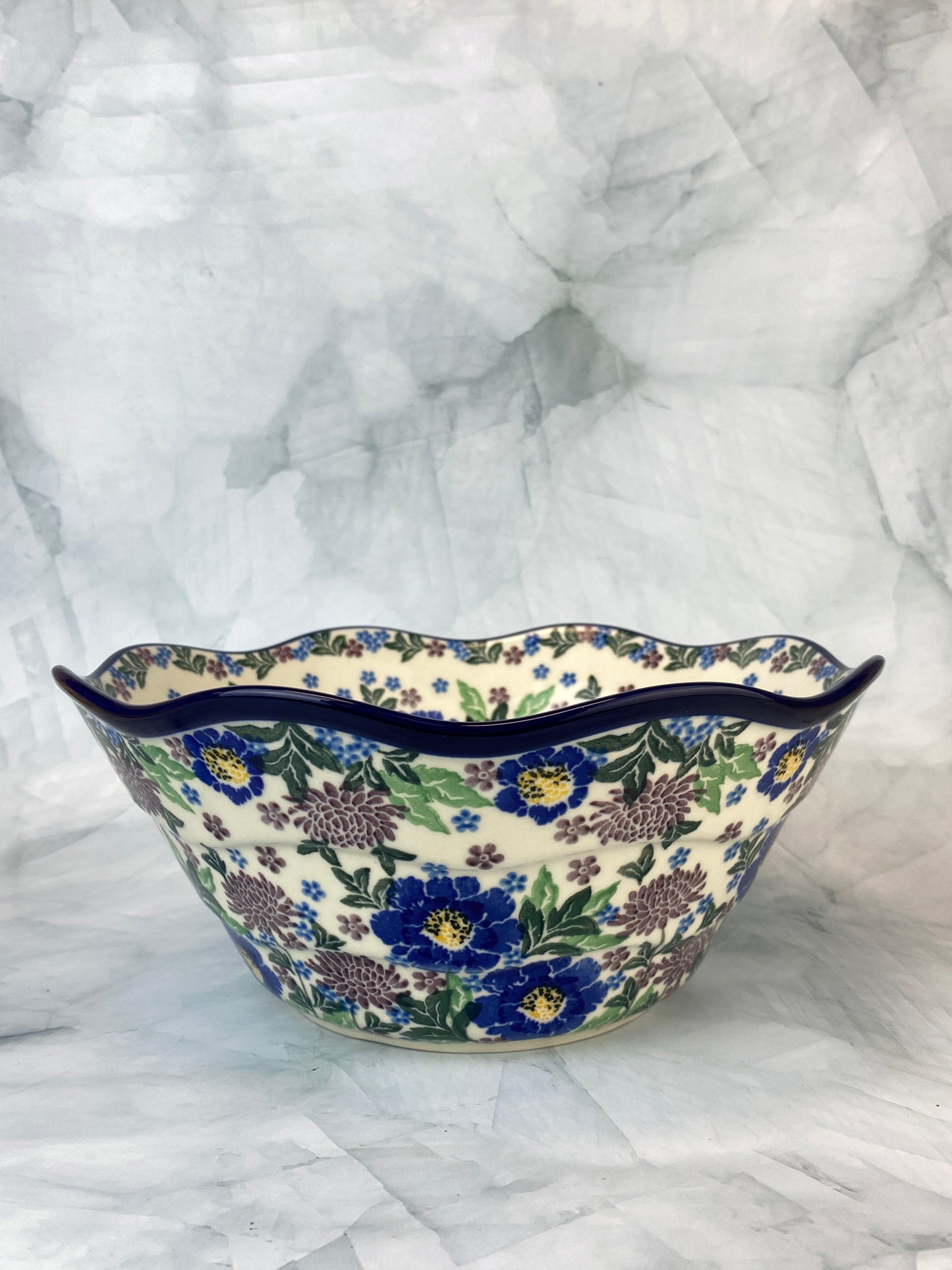 Large Wavy Unikat Serving Bowl - Shape 692 - Pattern U5135