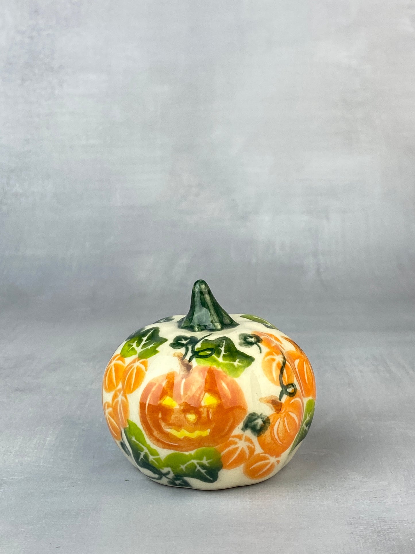 Vena Squat Mini Gourd - Jack-O-Lantern Patch