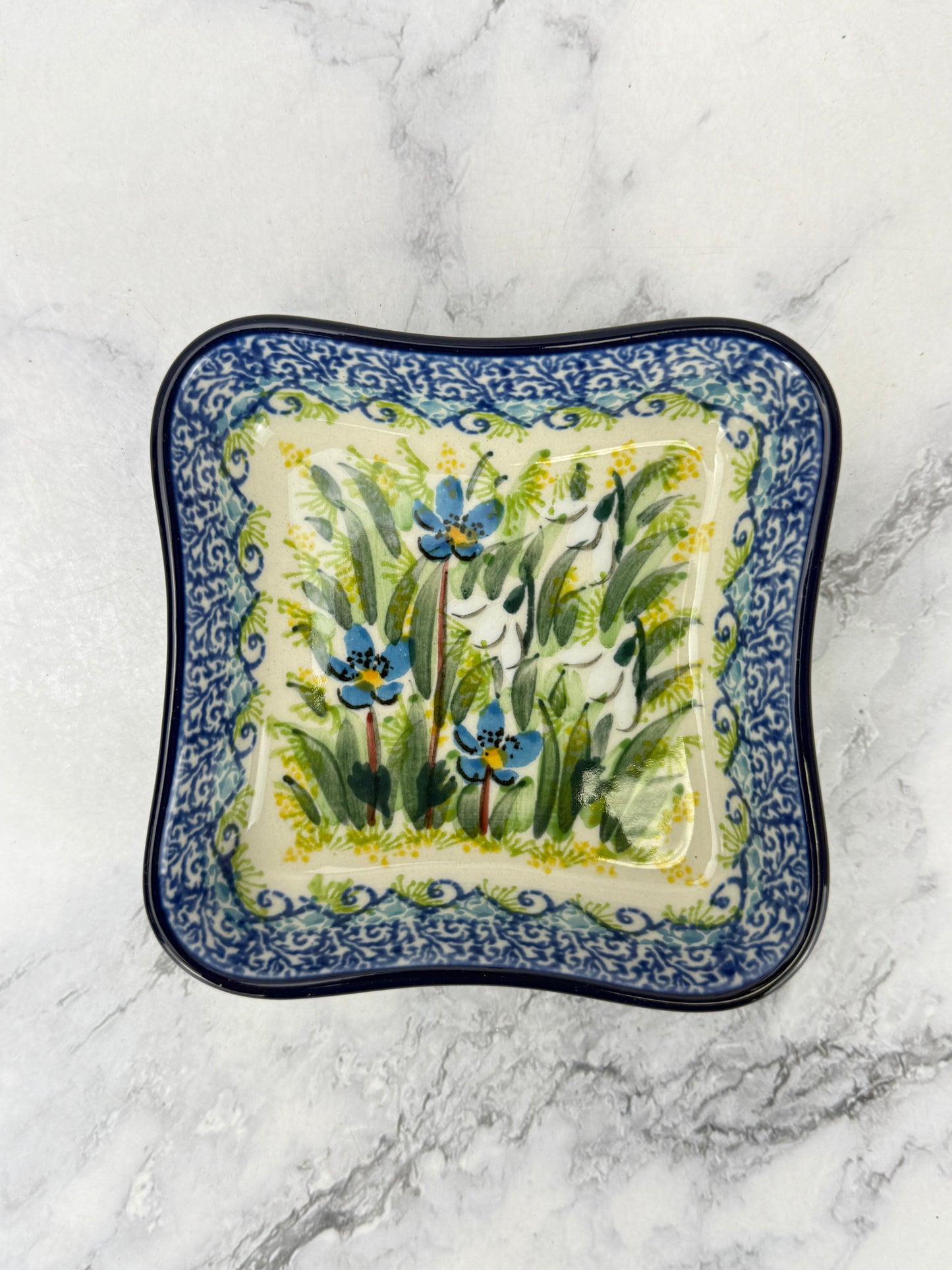 Wavy 4" Unikat Dish - Shape 630 - Pattern U5071