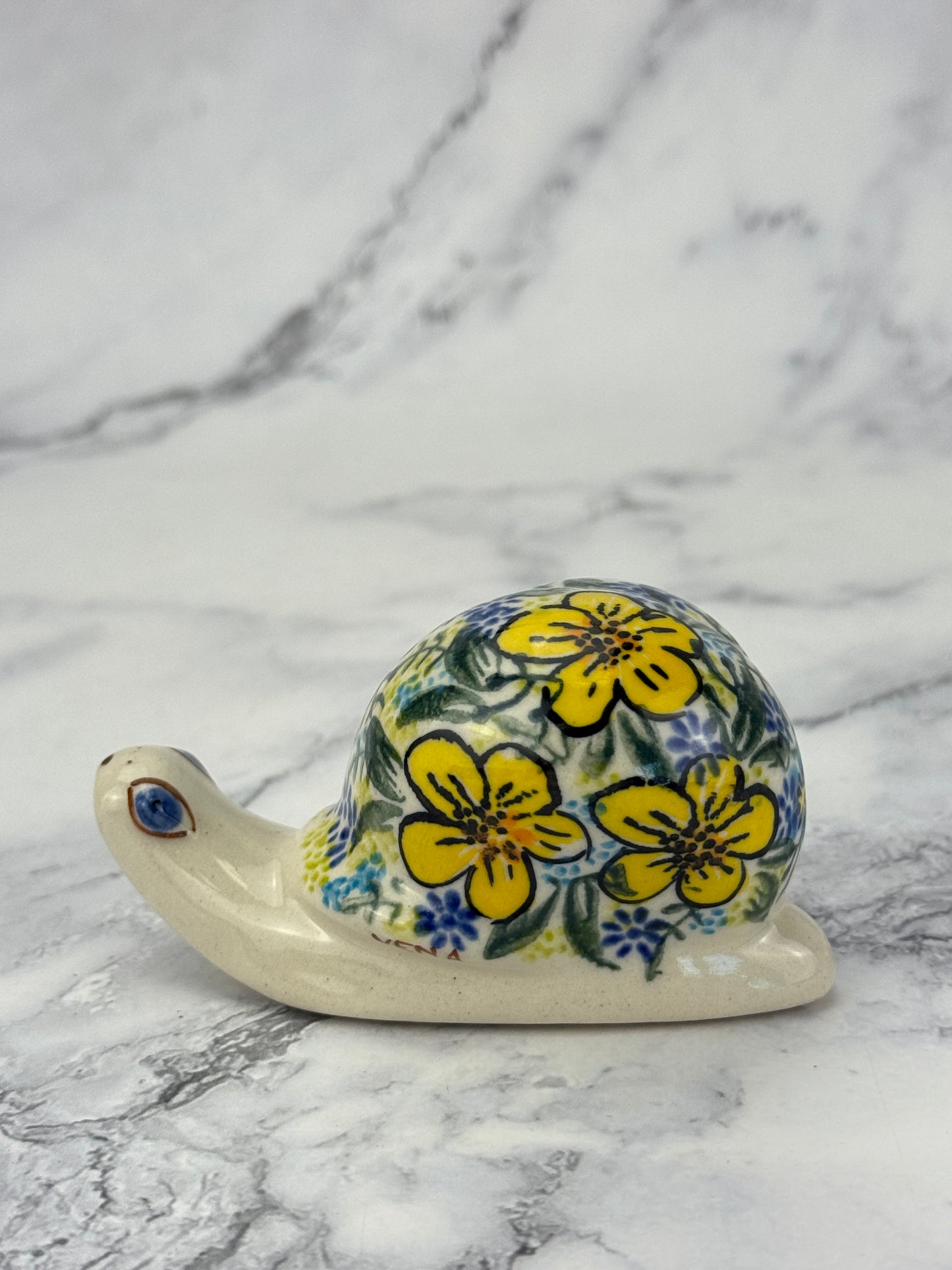 Snail Figurine - Shape V415 - Pattern Yellow Flower
