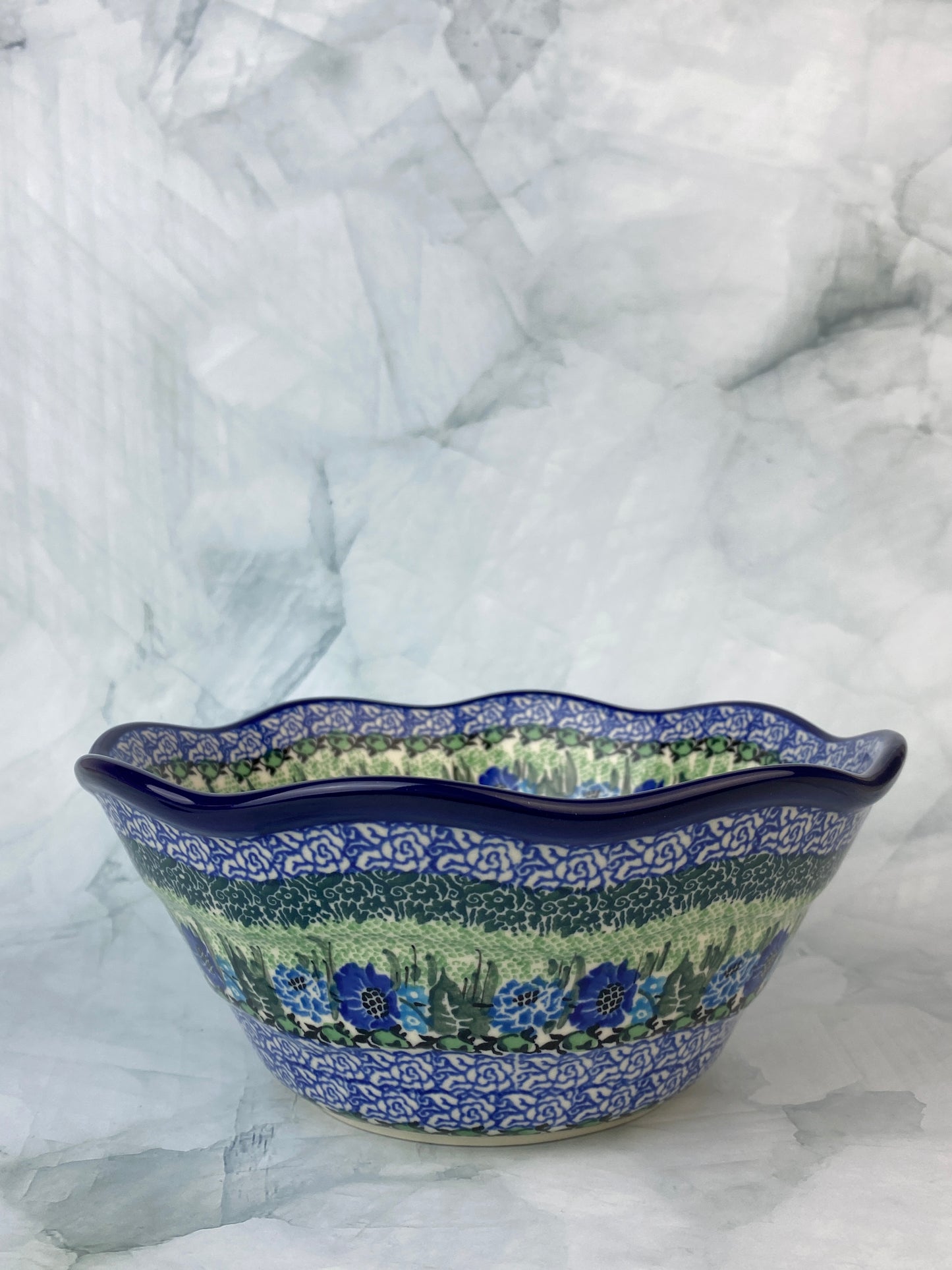 Small Wavy Unikat Bowl - Shape 691 - Pattern U4629