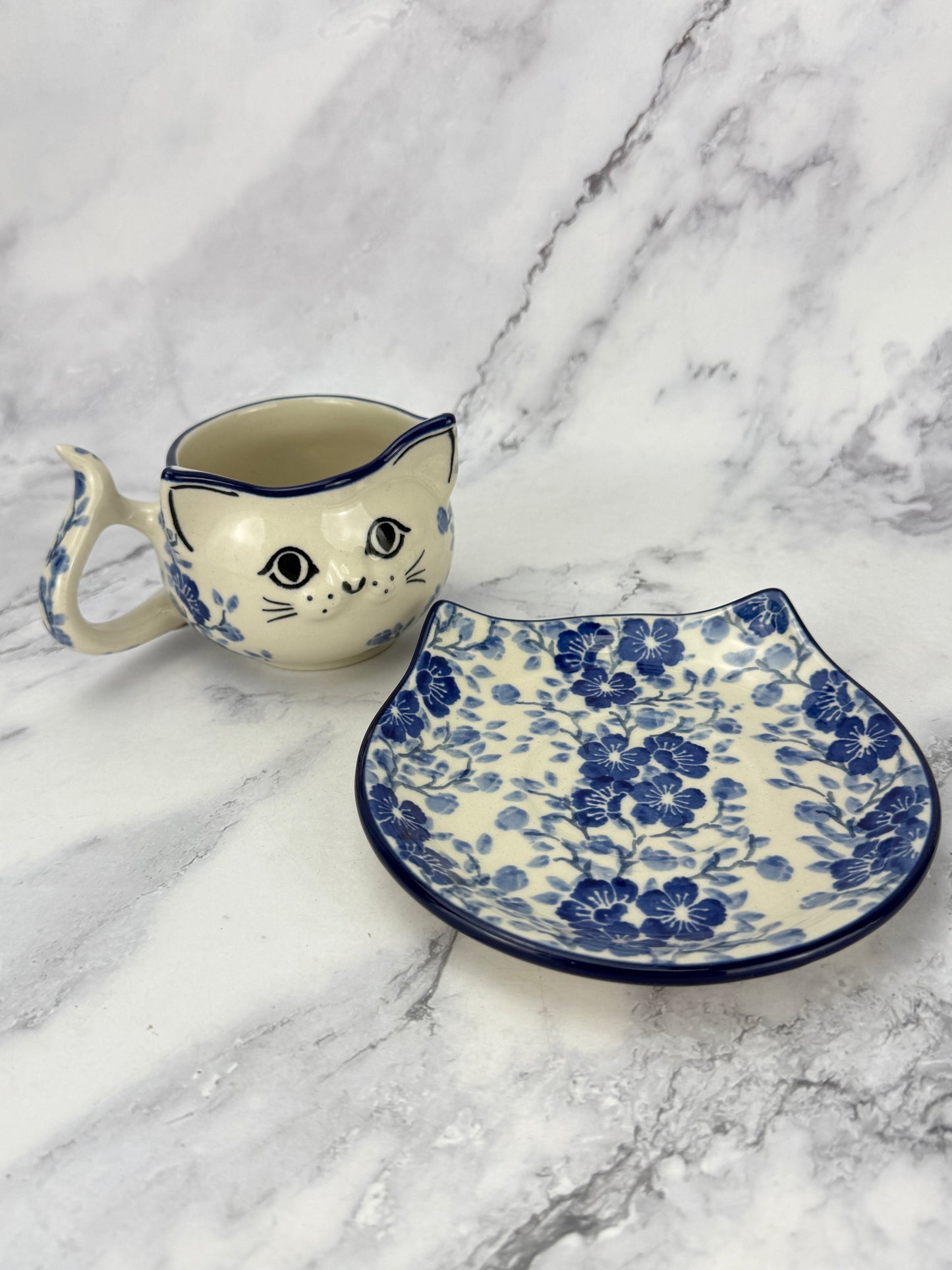 Cat Mug & Saucer 9oz - Shape H16 - Pattern 3428