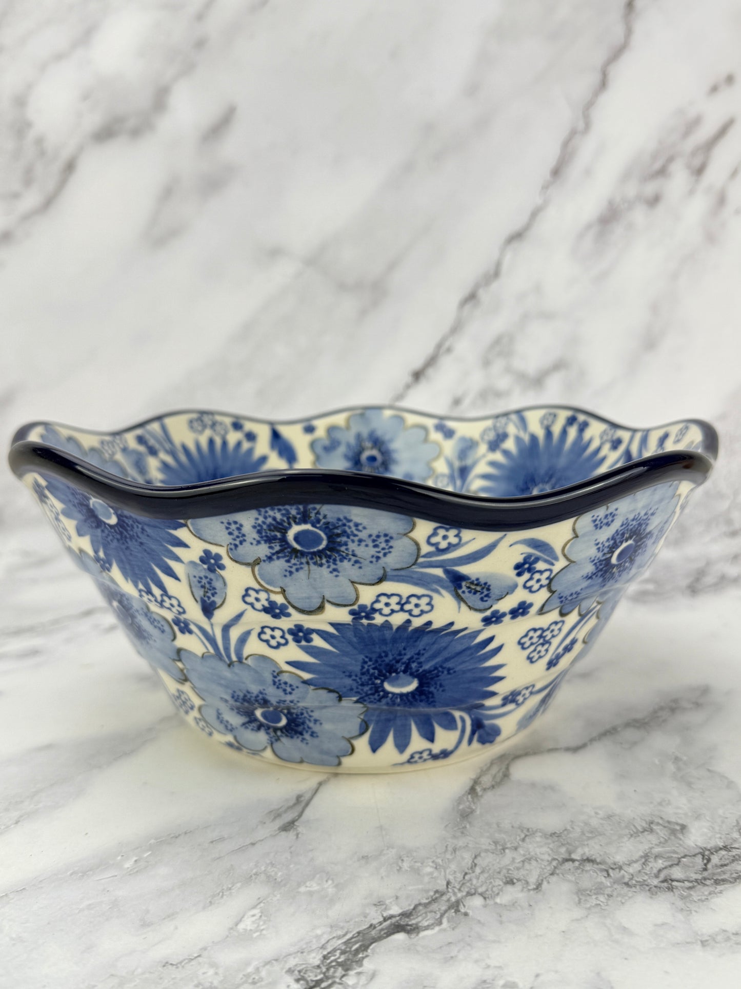 Large Wavy Unikat Serving Bowl - Shape 692 - Pattern U5176