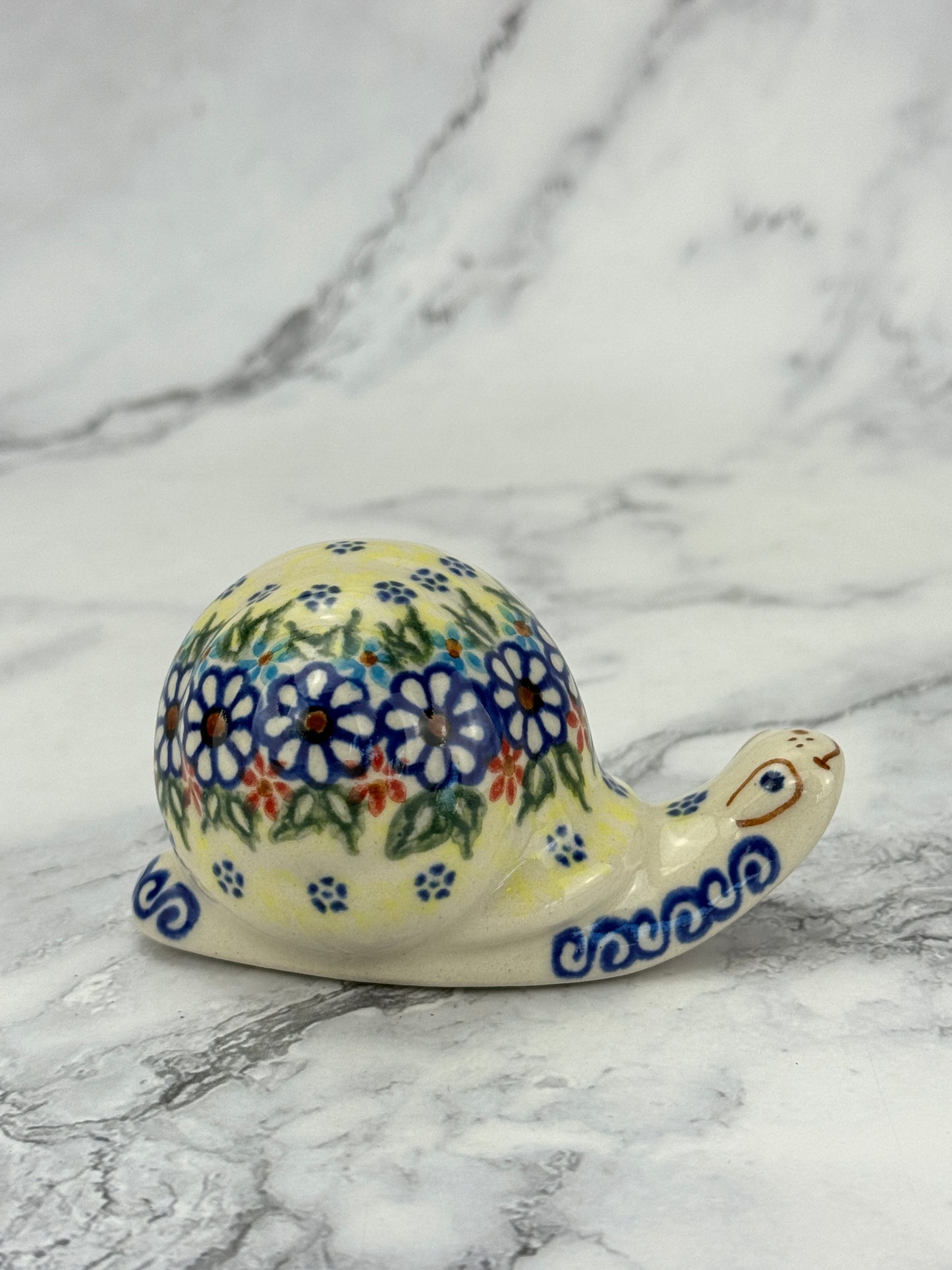 Snail Figurine - Shape V415 - Pattern Daisy Bloom