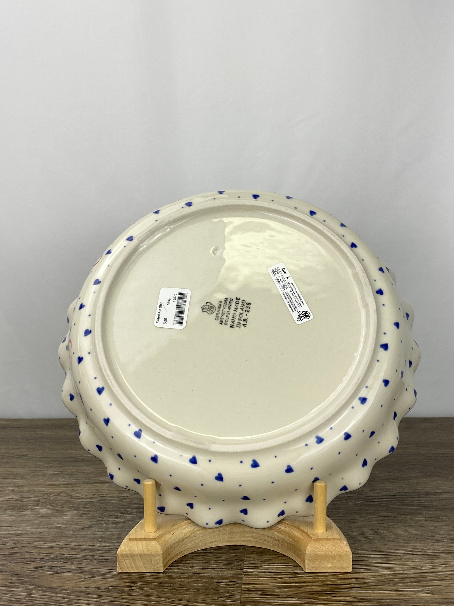 SALE Ruffled Pie Plate / Round Baker  - Shape 636 - Pattern 2875