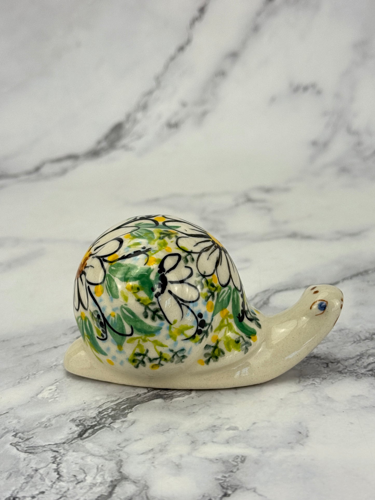 Snail Figurine - Shape V415 - Pattern White Daisy
