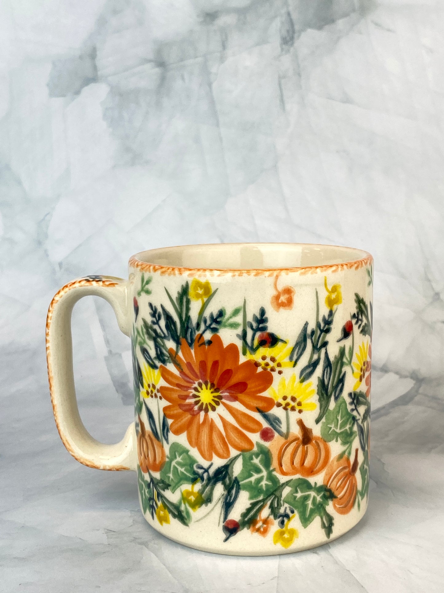 Vena Unikat 12oz Mug - Shape V055 - Mums and Pumpkins