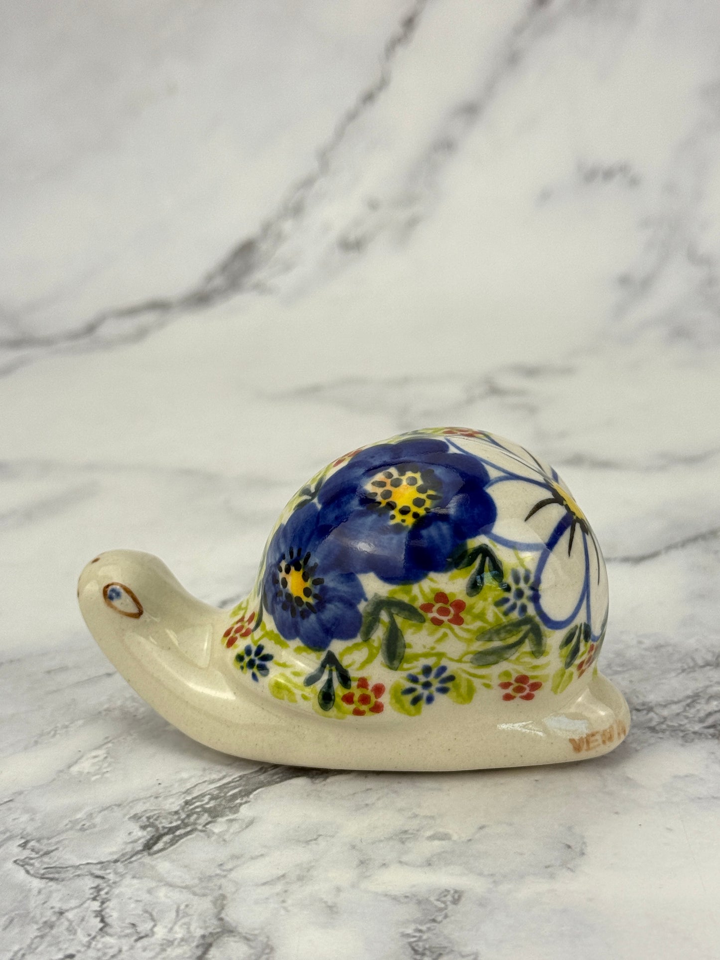 Snail Figurine - Shape V415 - Pattern Blue Bloom