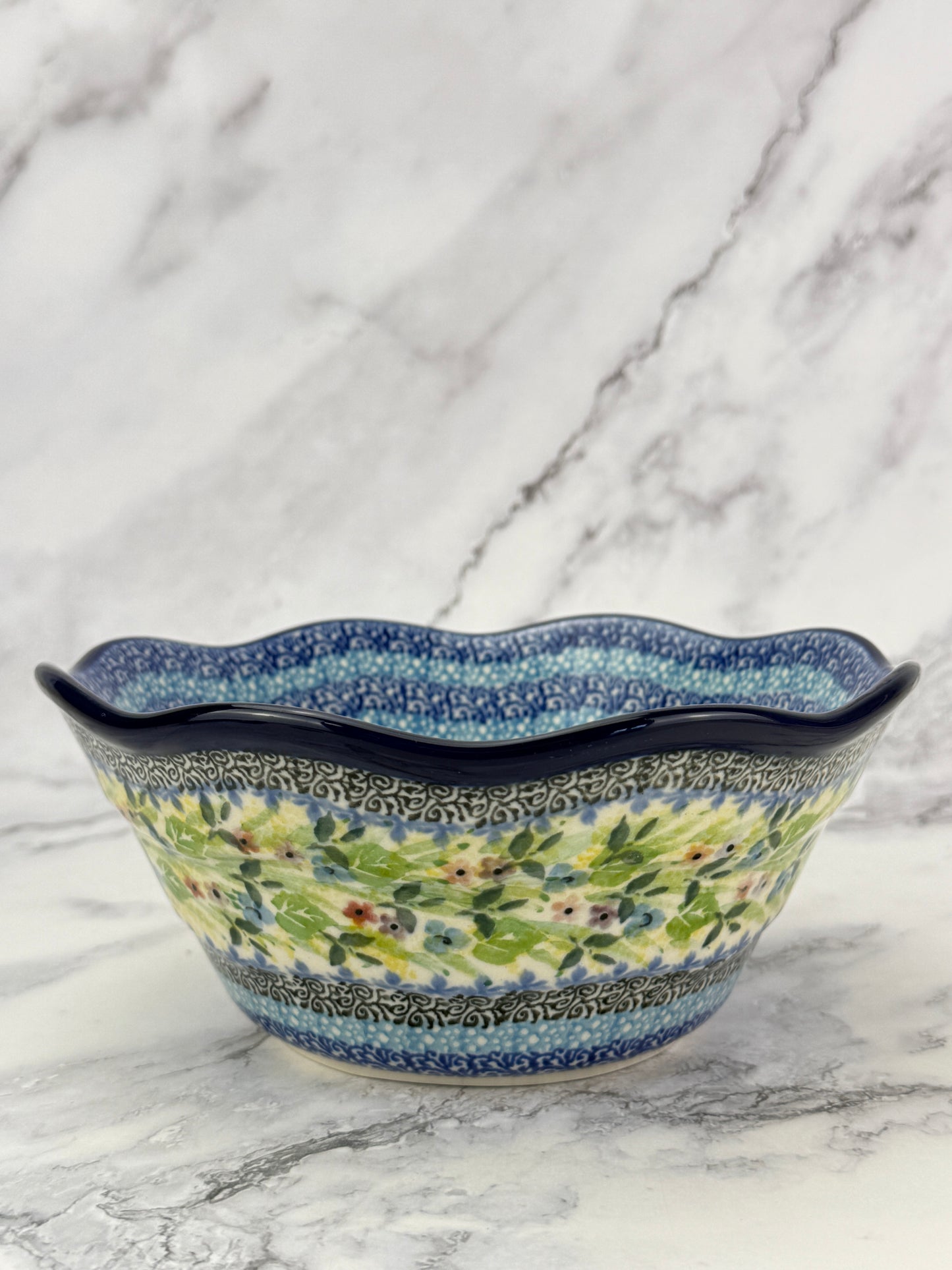 Small Wavy Unikat Bowl - Shape 691 - Pattern U5048