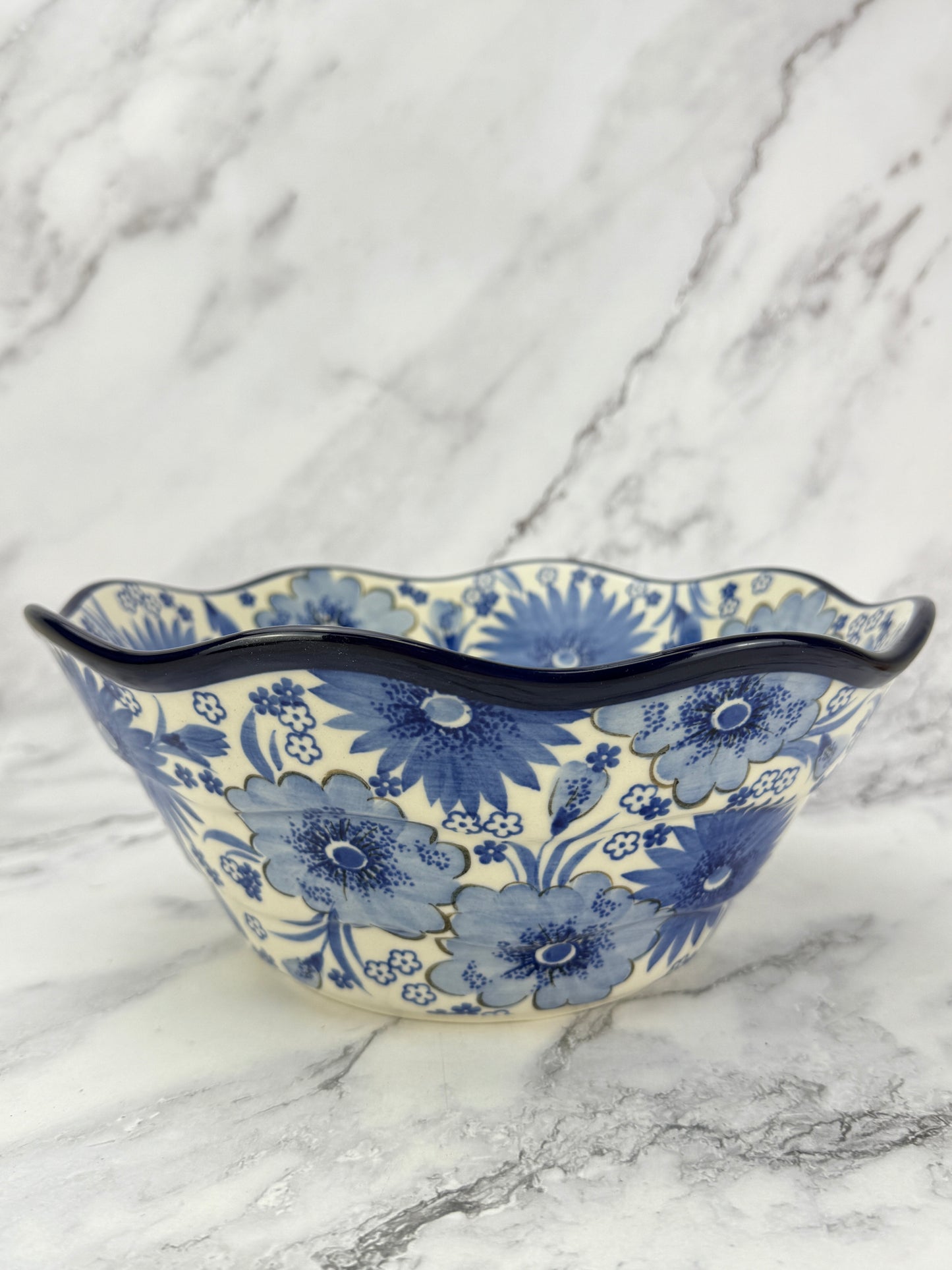 Large Wavy Unikat Serving Bowl - Shape 692 - Pattern U5176