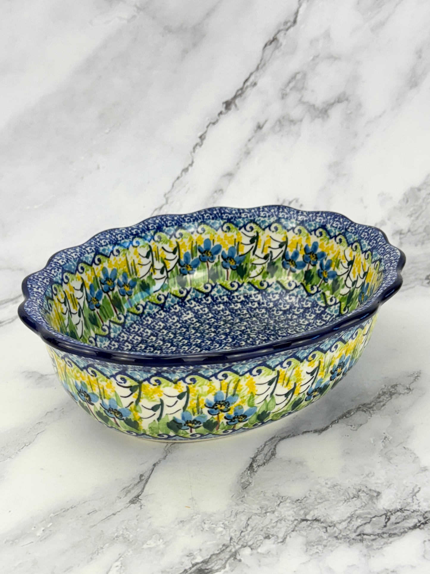 Scalloped Unikat Oval Bowl - Shape D78 - Pattern U5171
