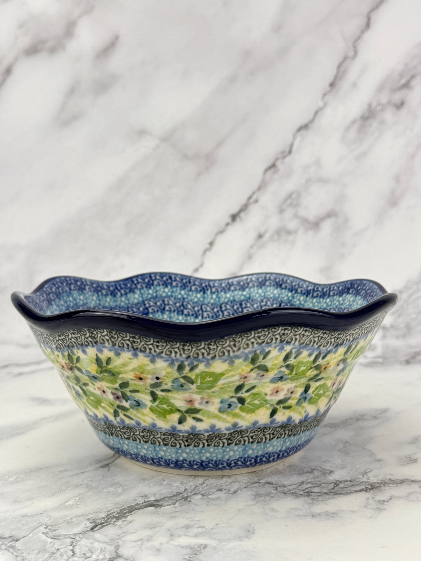 Small Wavy Unikat Bowl - Shape 691 - Pattern U5048
