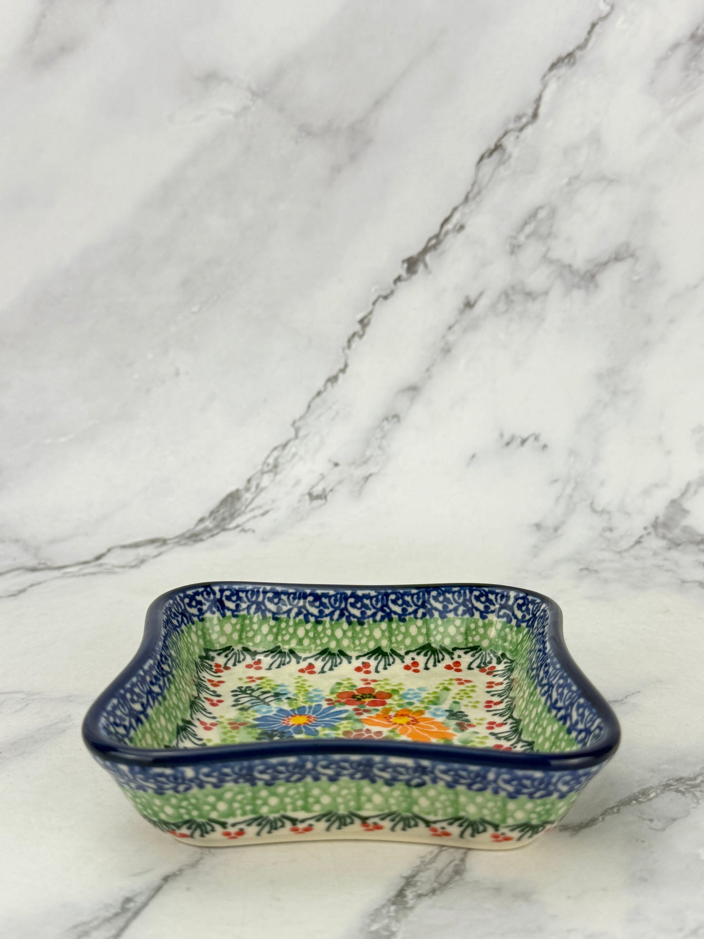 Wavy 4" Unikat Dish - Shape 630 - Pattern U5237