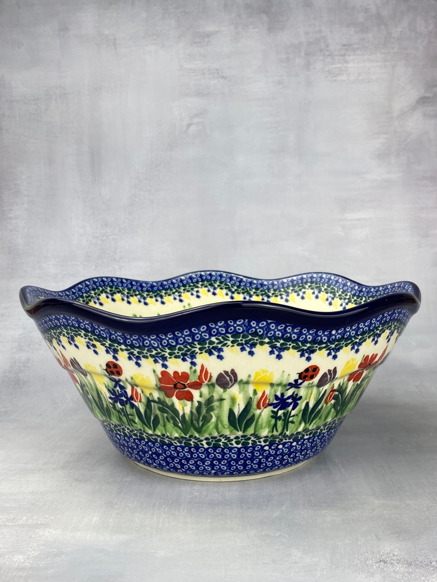 Large Wavy Unikat Serving Bowl - Shape 692 - Pattern U3787