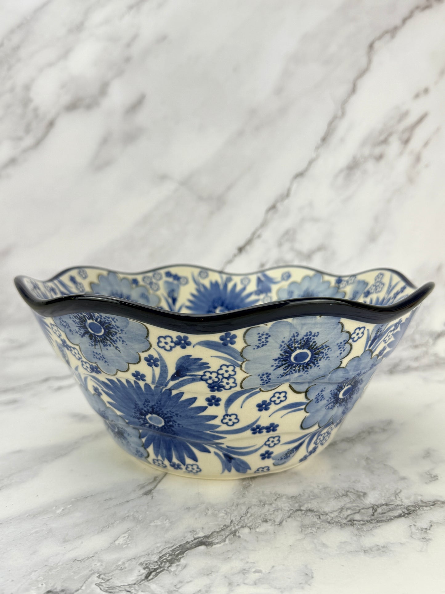 Large Wavy Unikat Serving Bowl - Shape 692 - Pattern U5176