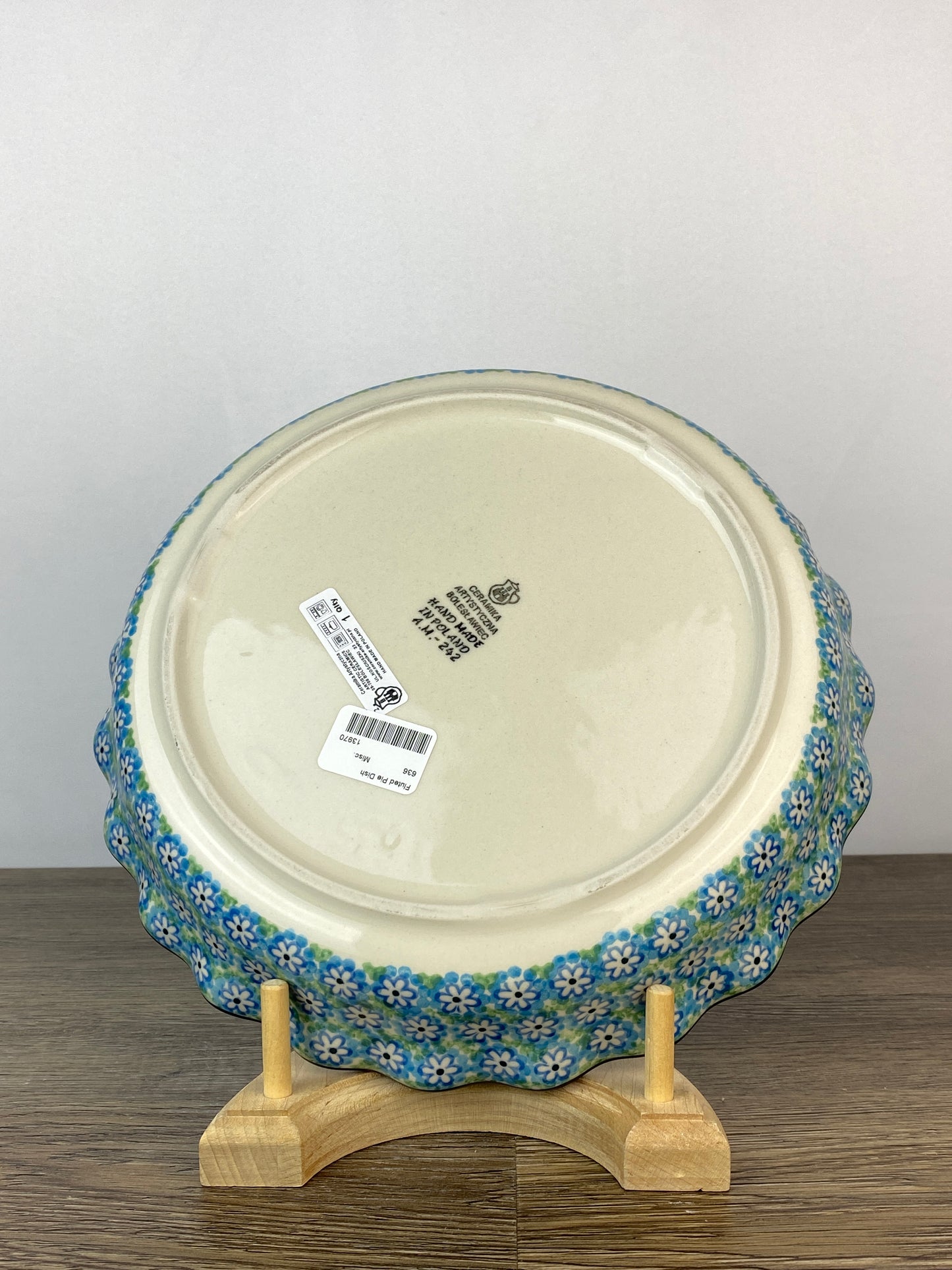 Ruffled Pie Plate / Round Baker  - Shape 636 - Pattern 2252