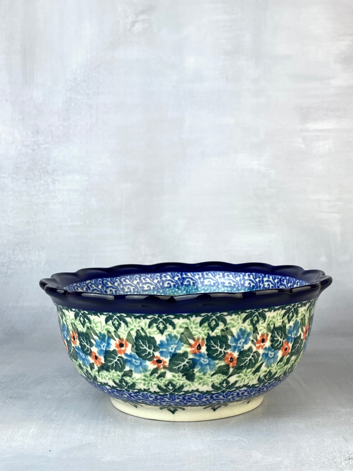 Unikat Ruffled Bowl - Shape 526 - Pattern U4553