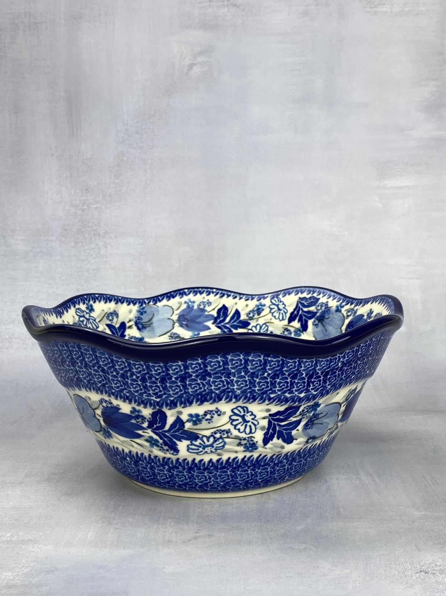 Small Wavy Unikat Bowl - Shape 691 - Pattern U5177