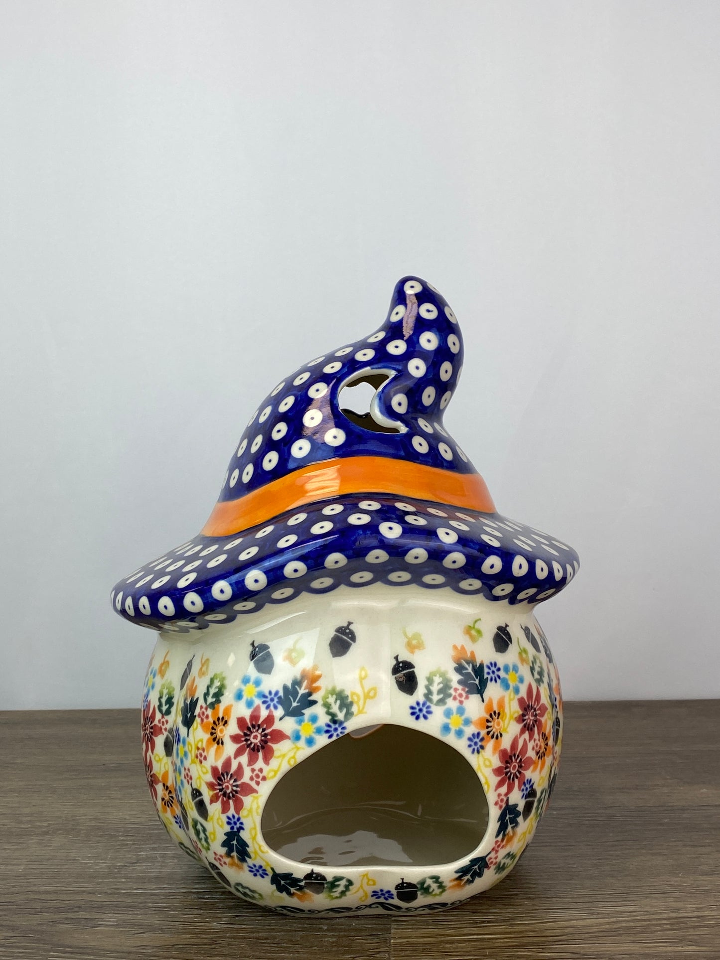 SALE Medium Unikat Pumpkin with Hat - Pattern U633