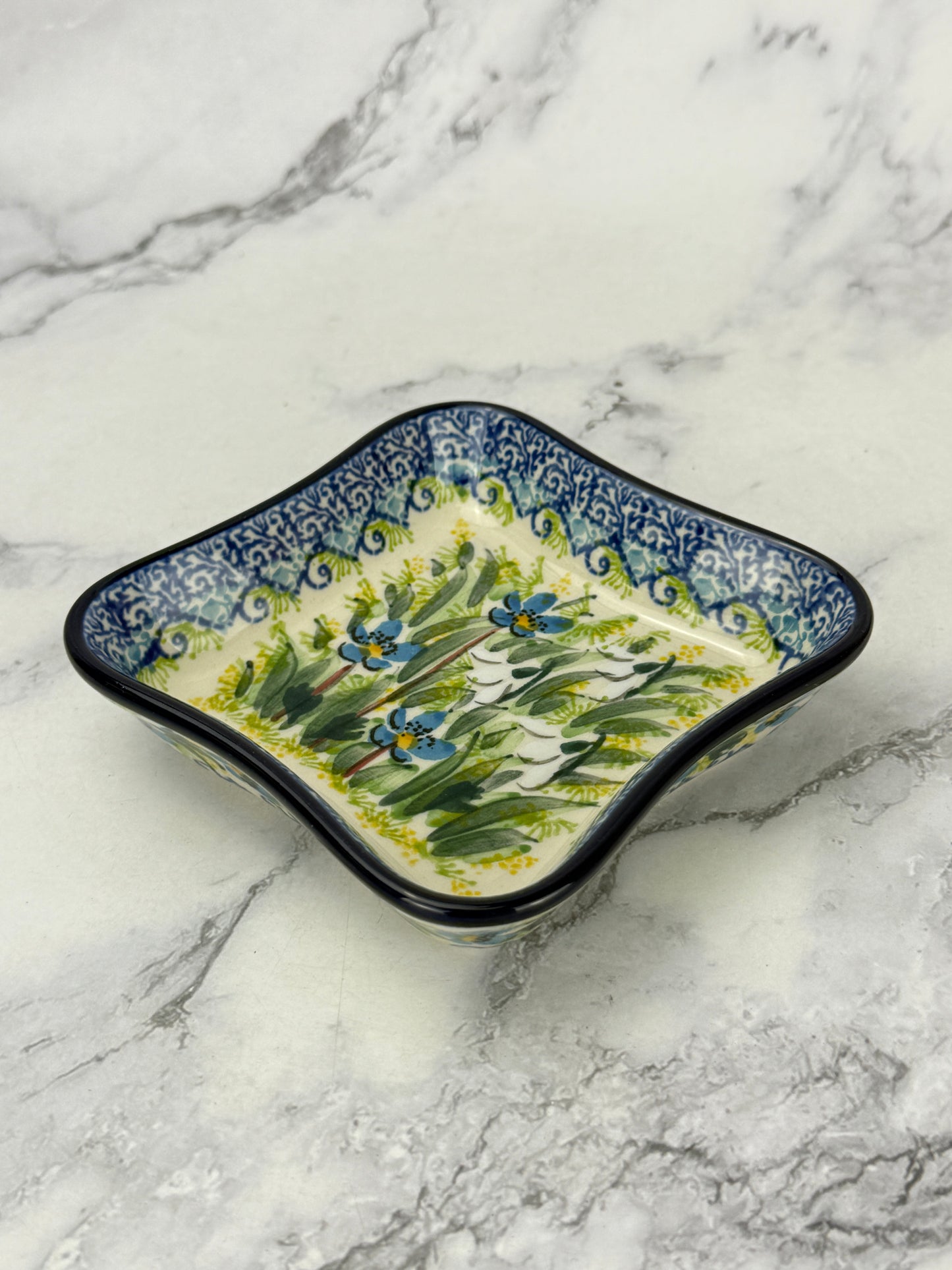 Wavy 4" Unikat Dish - Shape 630 - Pattern U5071