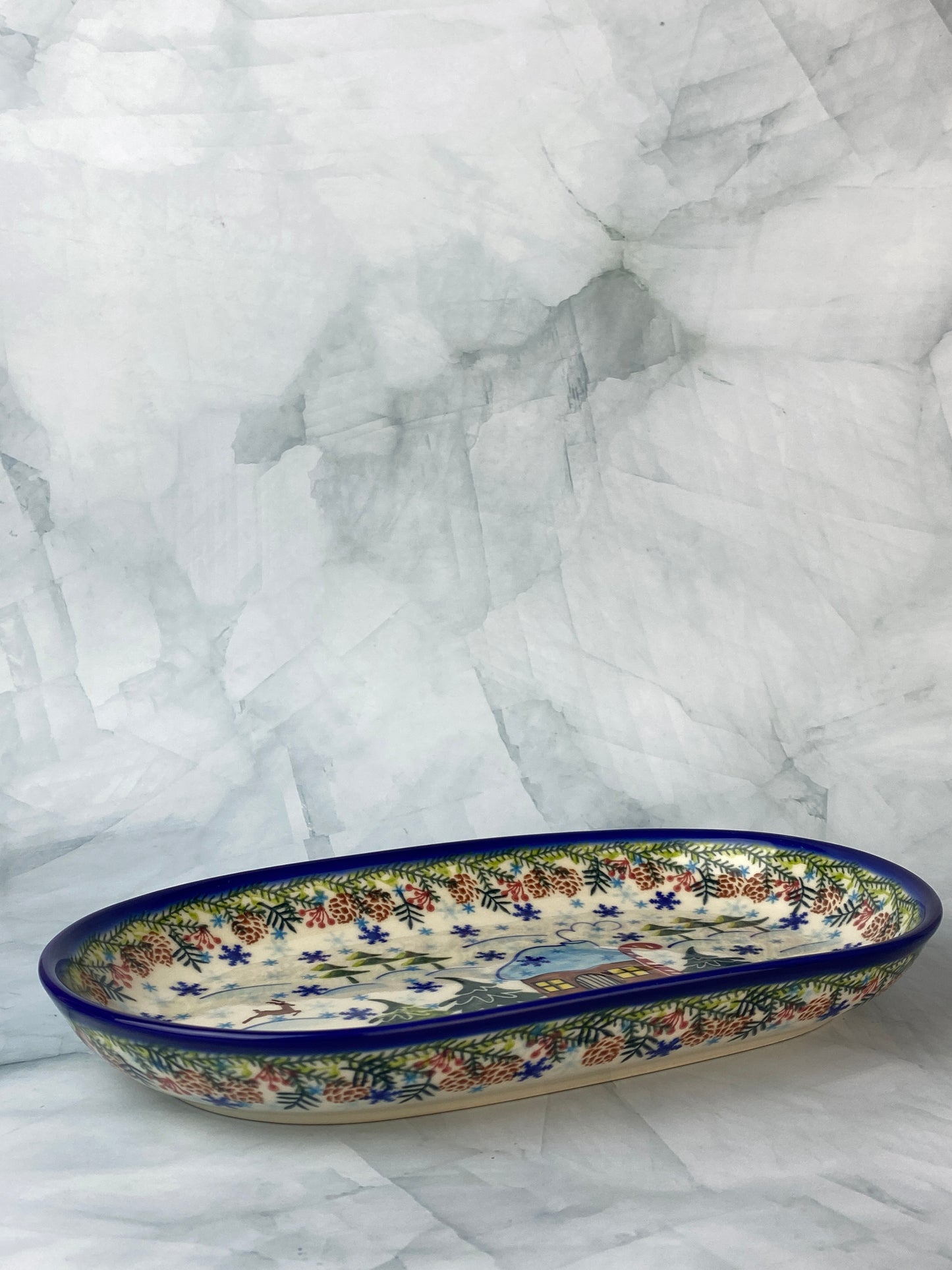 Vena Unikat Oval Holiday Tray - Shape V117 - Pattern A570 Winter Cottage