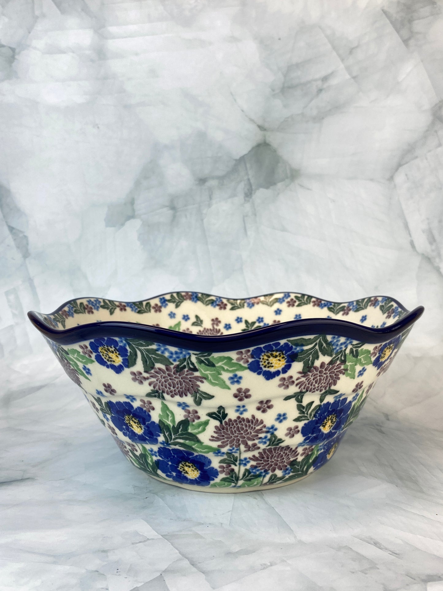 Large Wavy Unikat Serving Bowl - Shape 692 - Pattern U5135