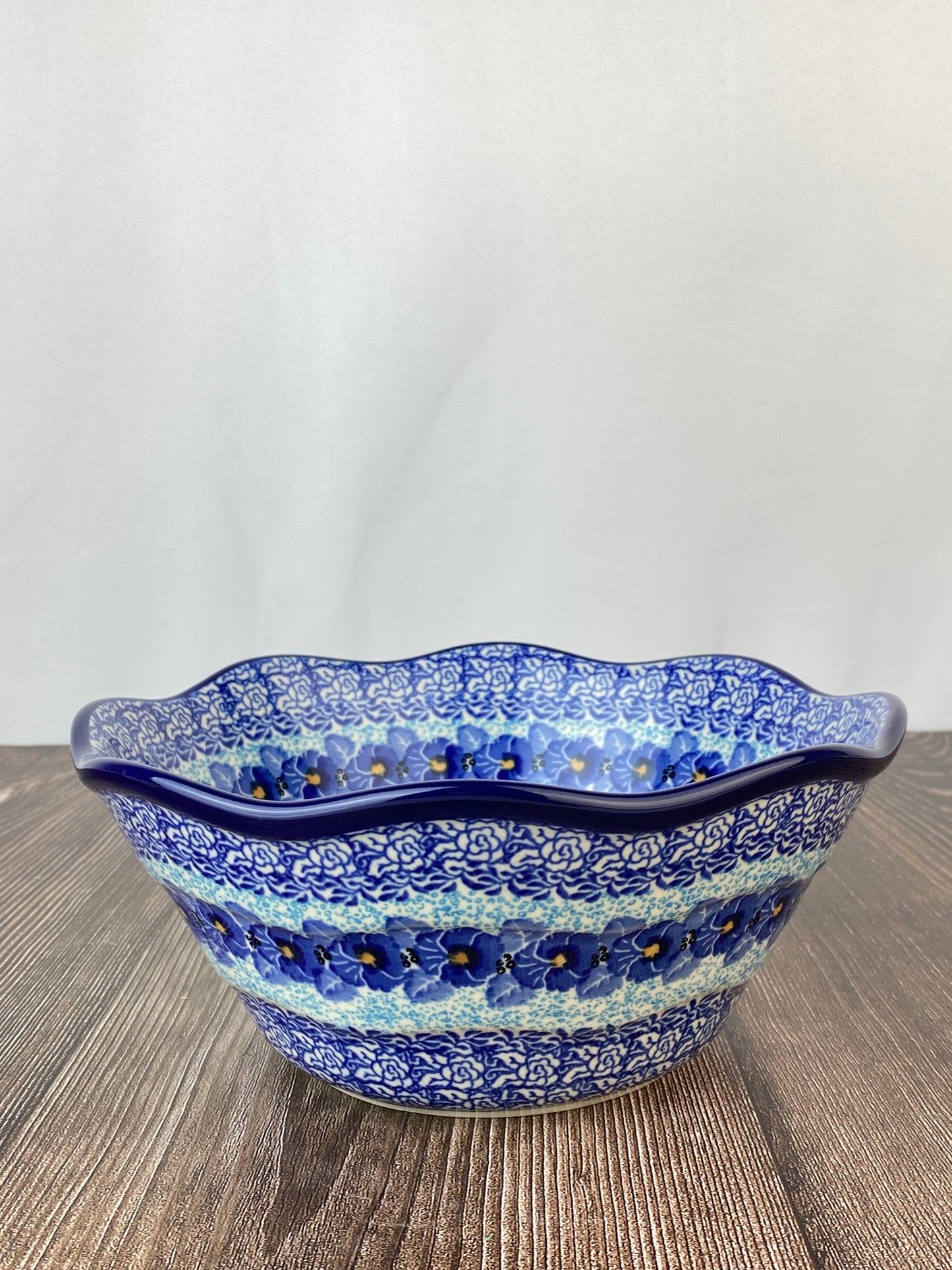 Small Wavy Unikat Bowl - Shape 691 - Pattern U3639