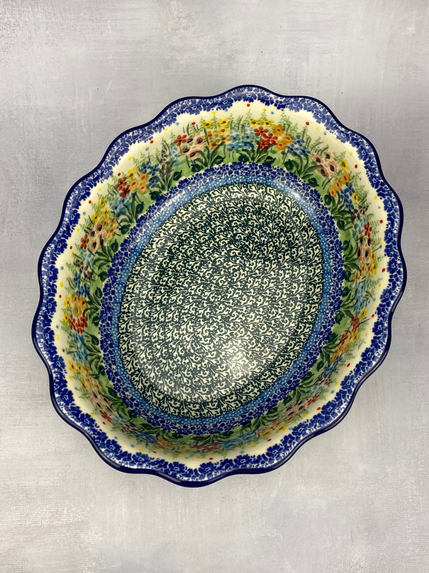 Scalloped Unikat Oval Bowl - Shape D78 - Pattern U4893