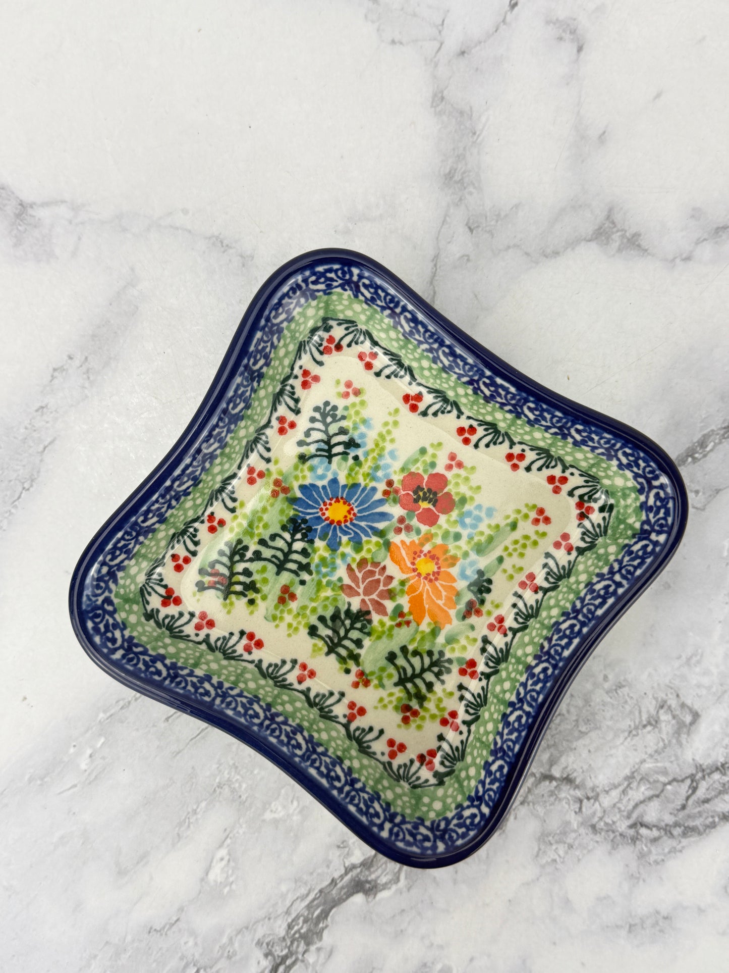 Wavy 4" Unikat Dish - Shape 630 - Pattern U5237