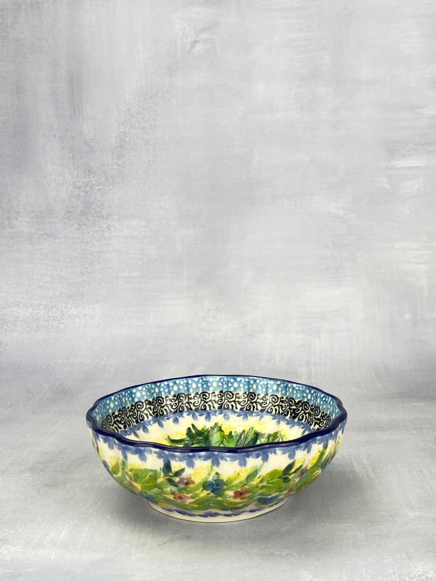 4.5" Unikat Scalloped Bowl - Shape 23 - Pattern U5048