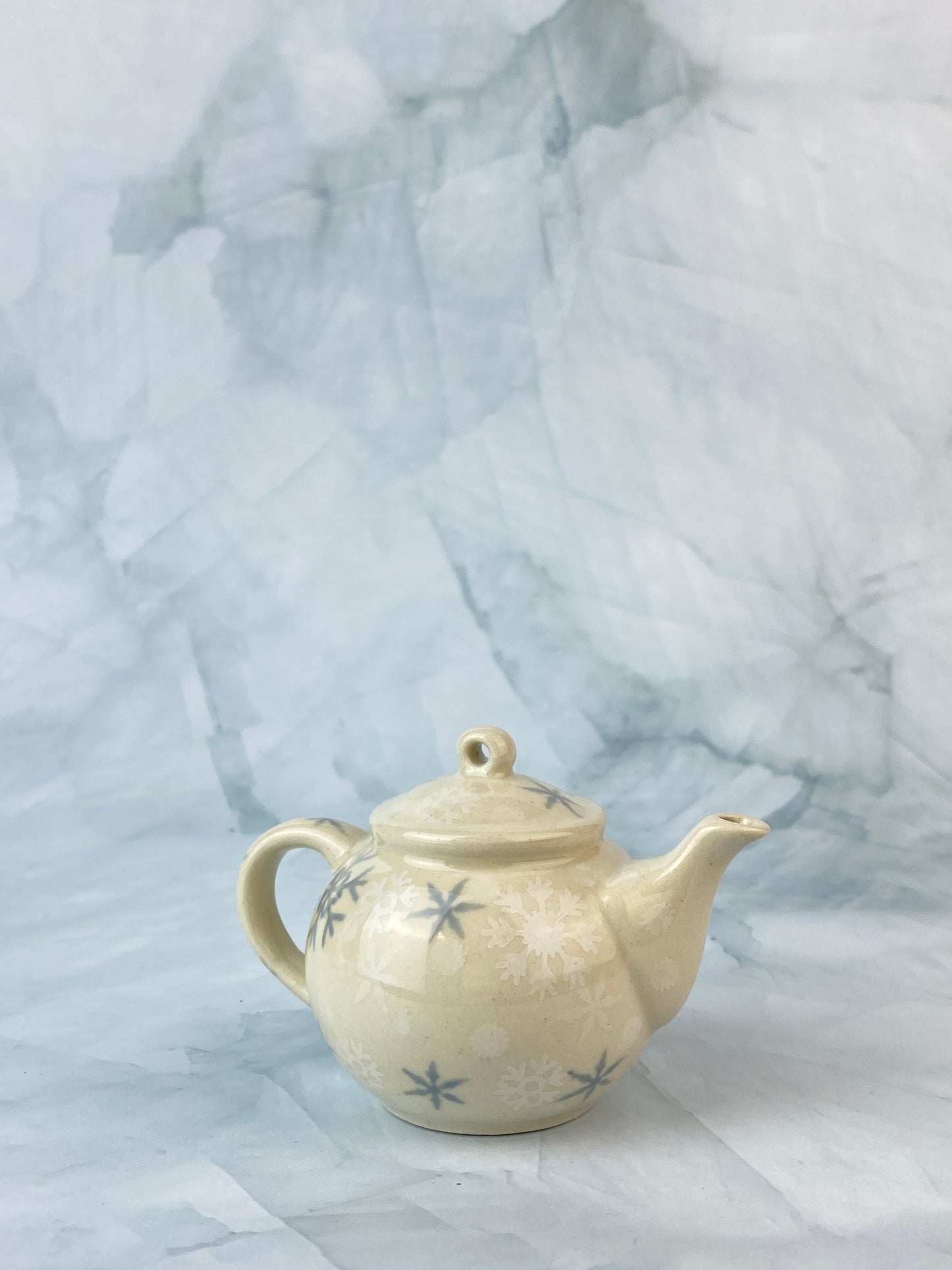 Teapot Ornament - Shape F88 - Pattern 2712
