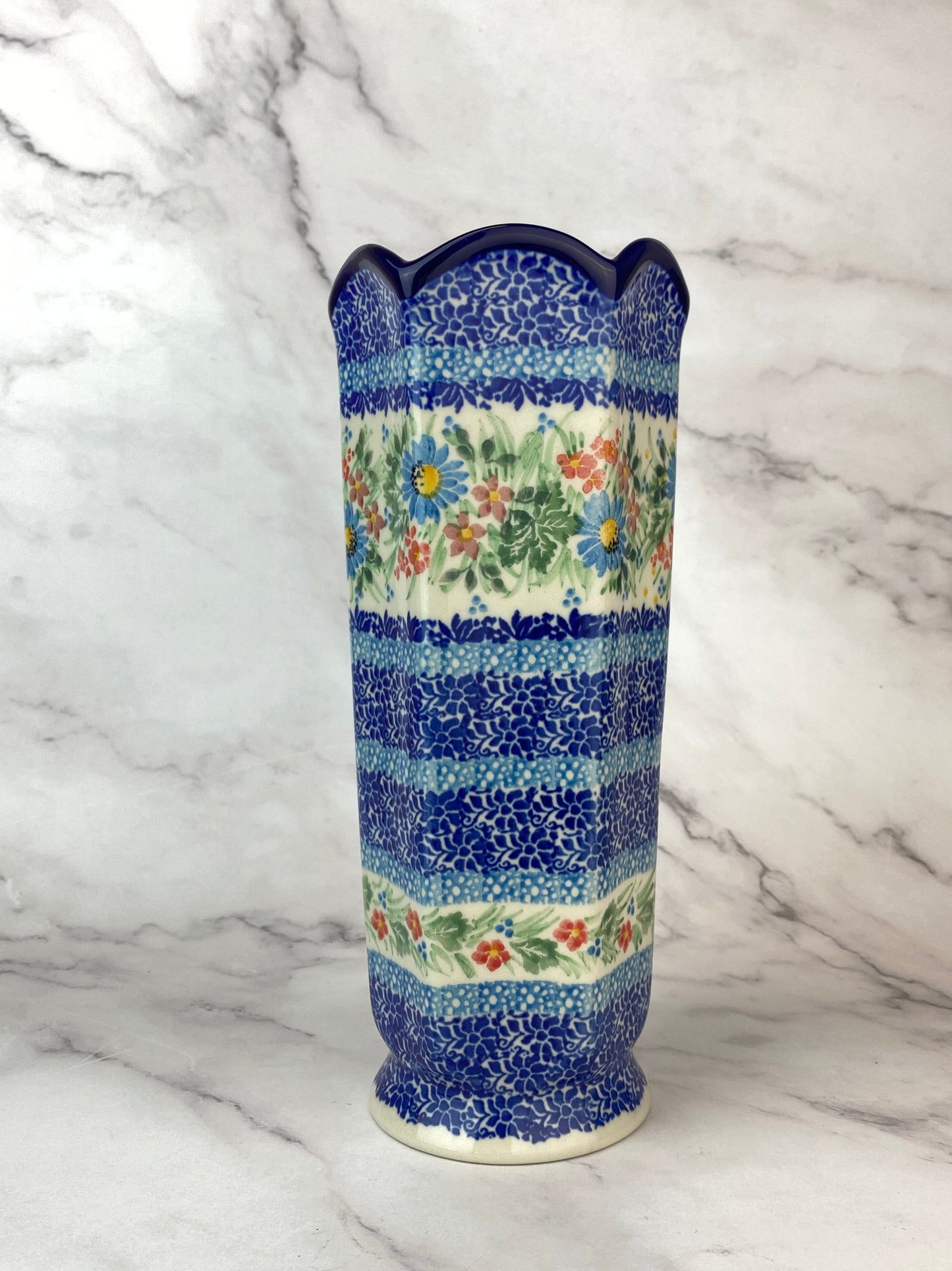 Unikat Scalloped Vase - Shape 868 - Pattern U5159