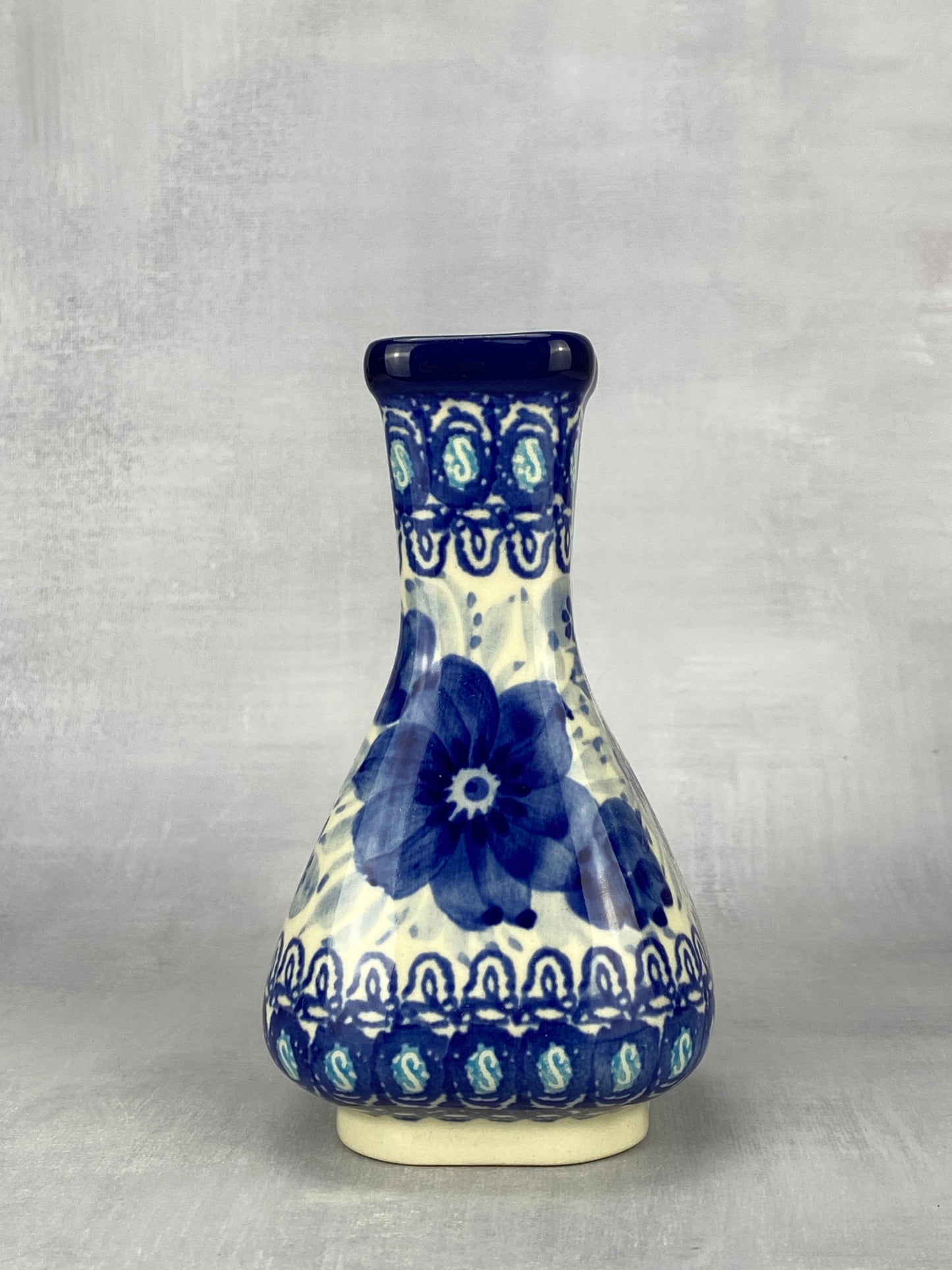 Unikat Bud Vase - Shape 874 - Pattern U214