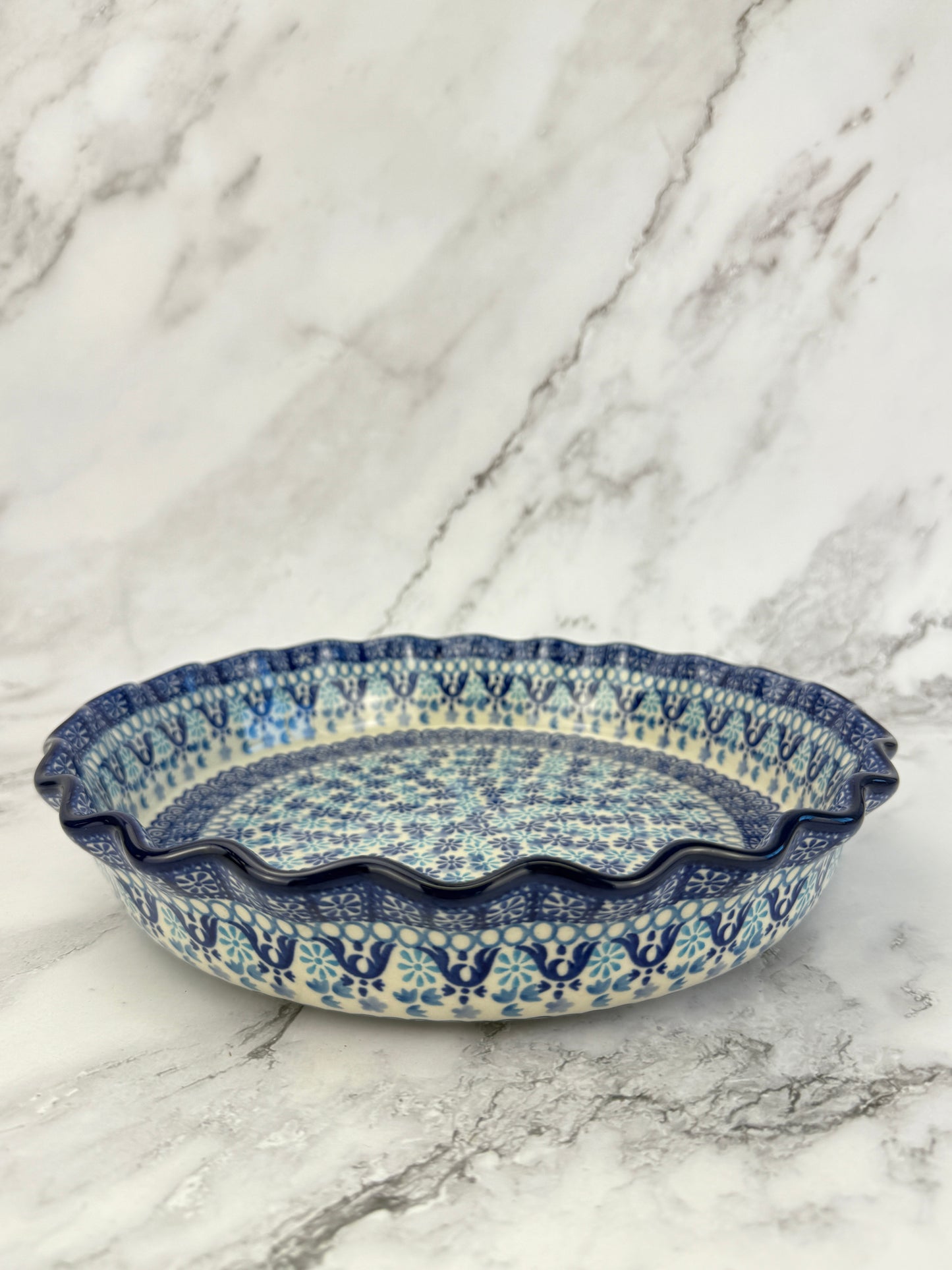 SALE Ruffled Pie Plate / Round Baker - Shape 636 - Pattern 2185