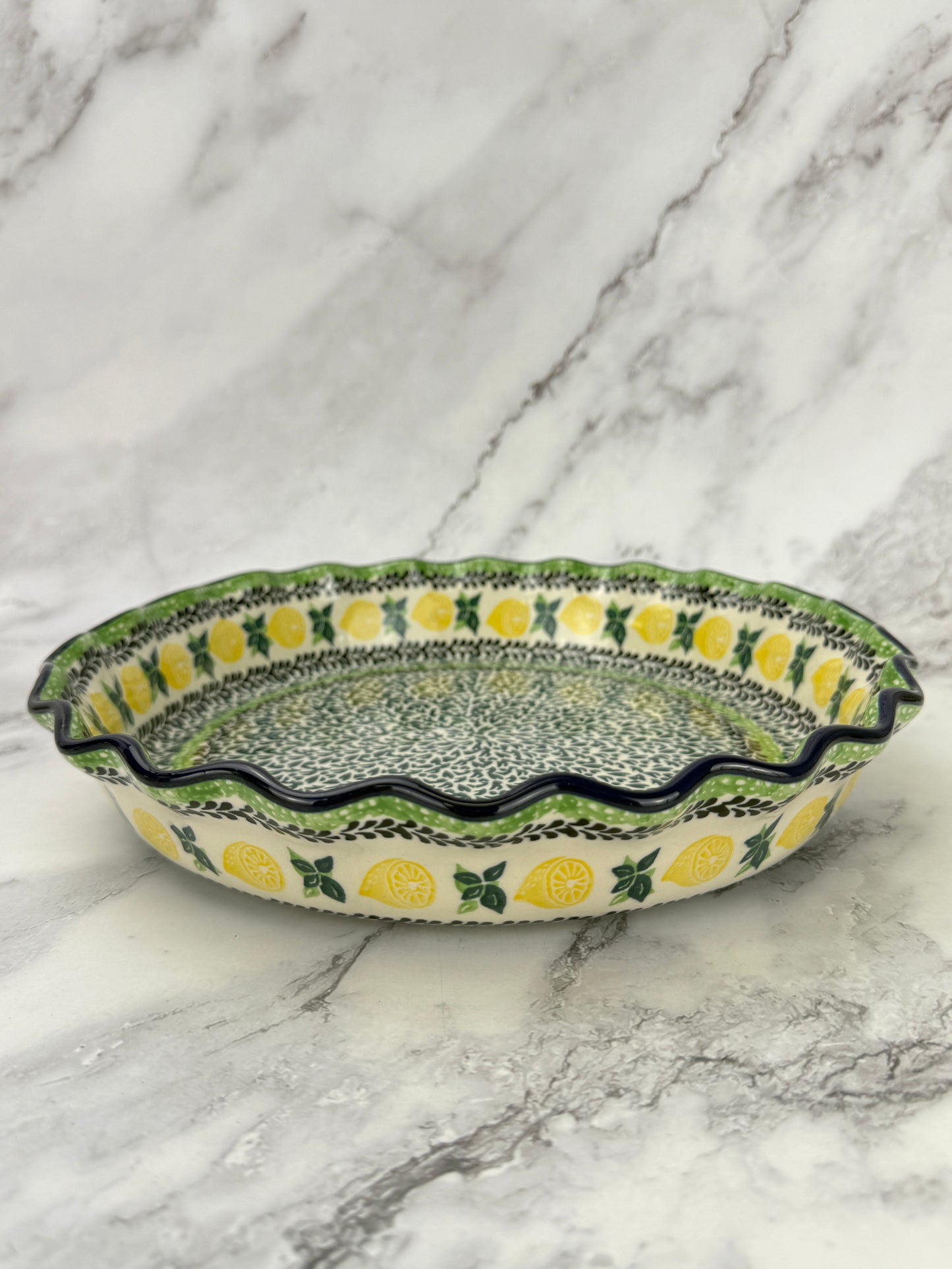 Ruffled Pie Plate / Round Baker  - Shape 636 - Pattern 2749