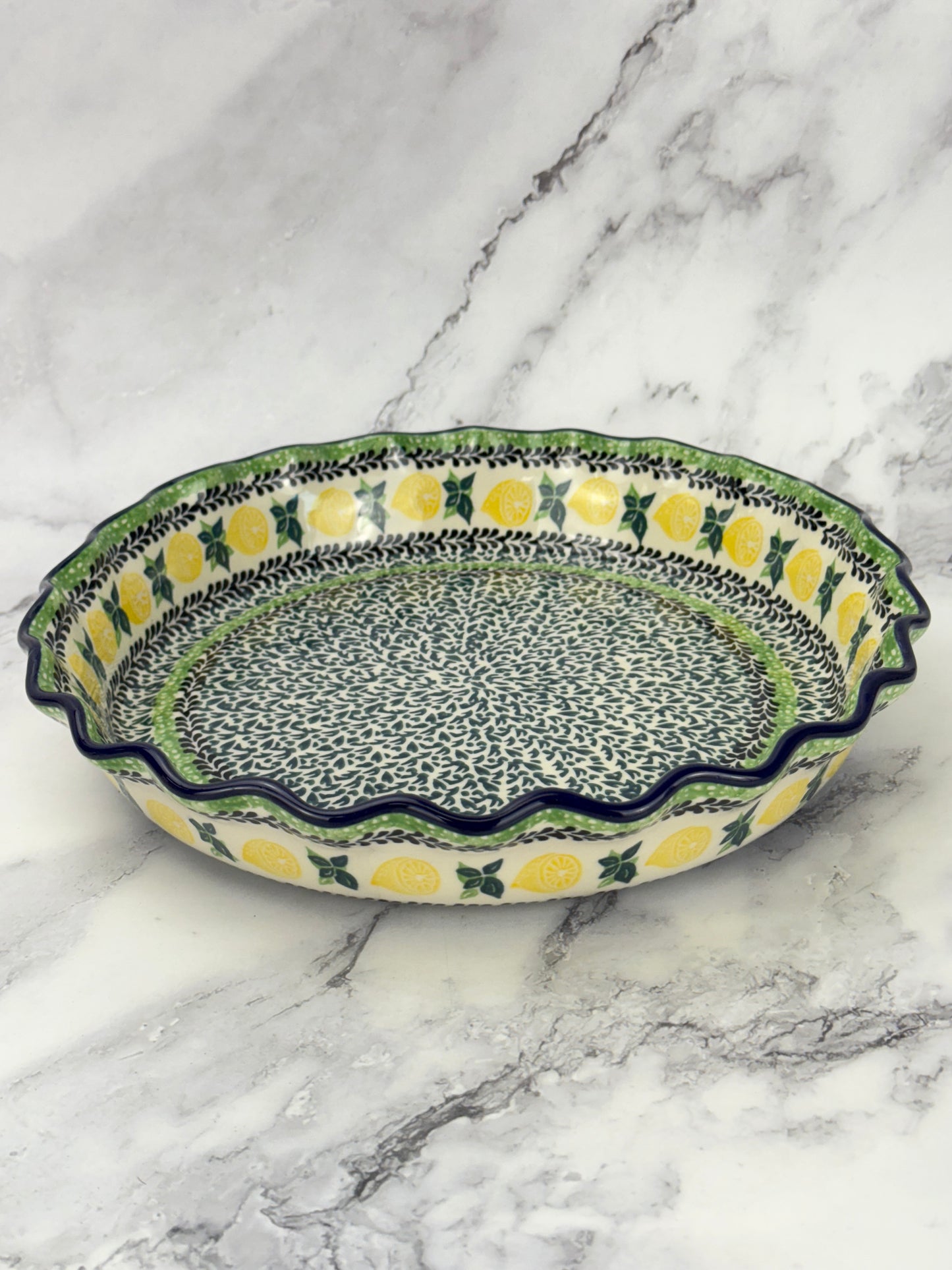 Ruffled Pie Plate / Round Baker  - Shape 636 - Pattern 2749