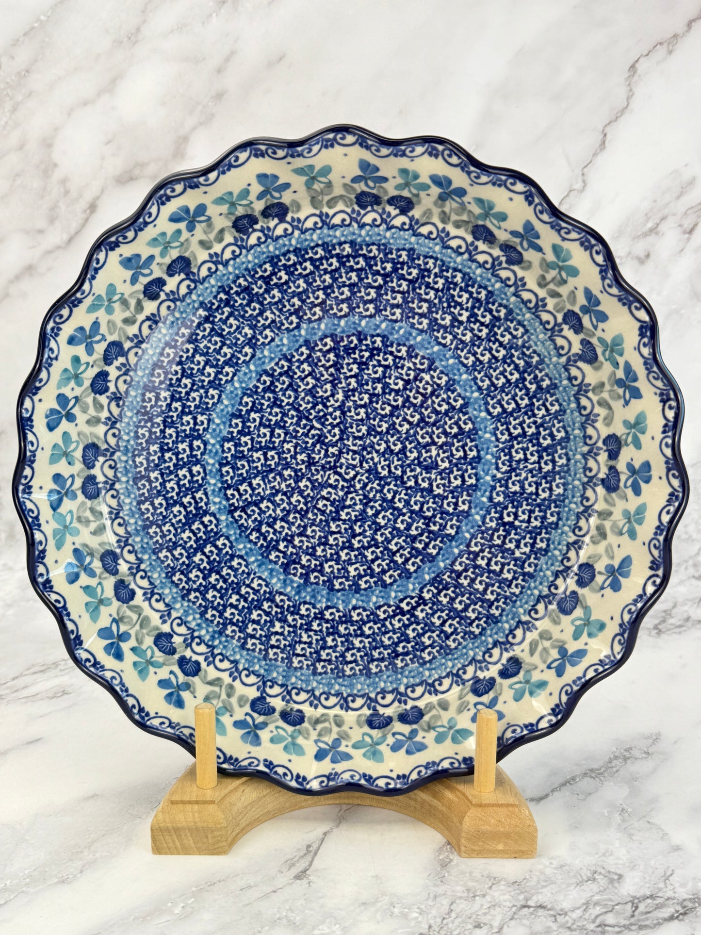 Ruffled Pie Plate / Round Baker  - Shape 636 - Pattern 2751