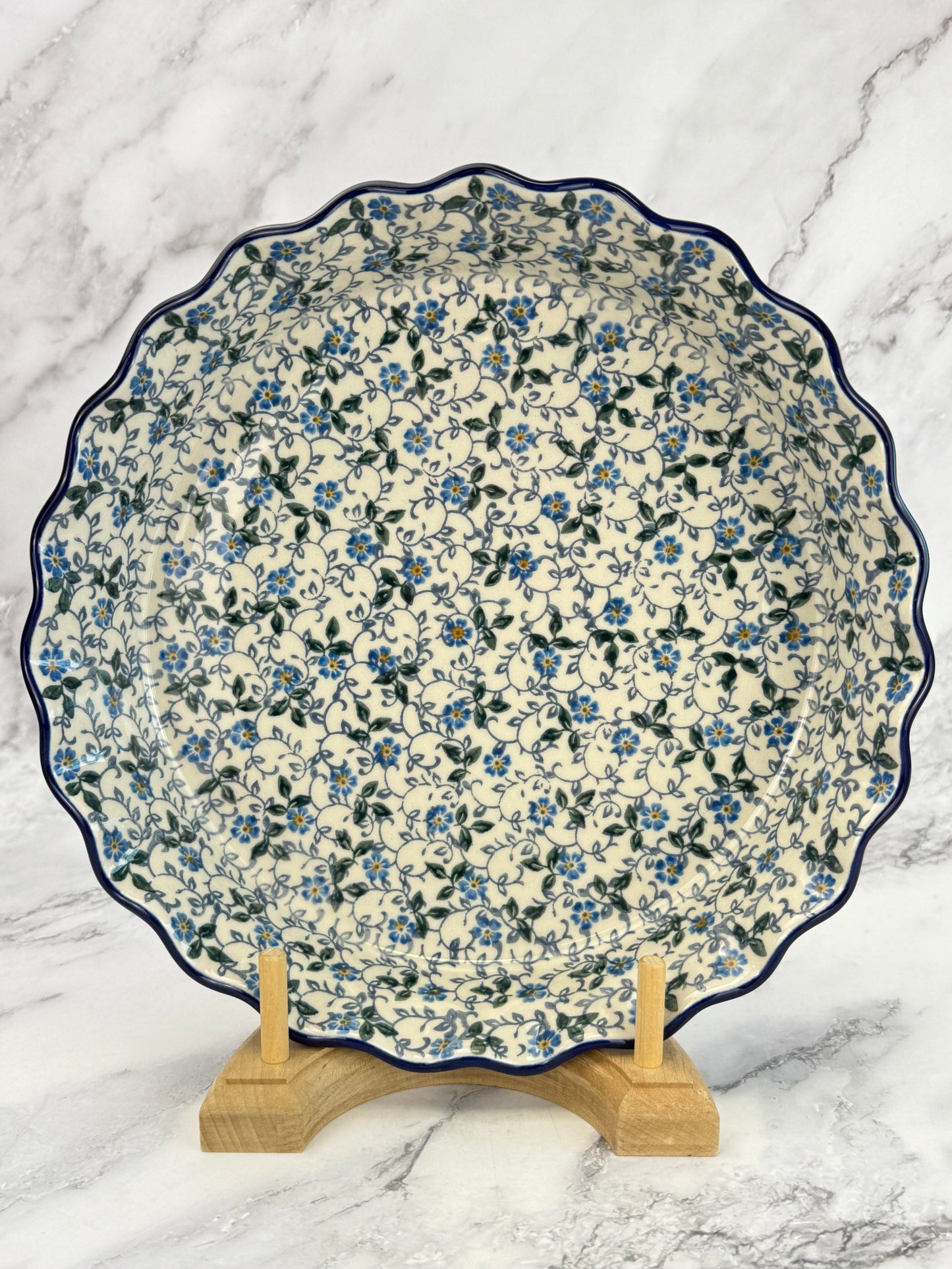 Ruffled Pie Plate / Round Baker  - Shape 636 - Pattern 2089