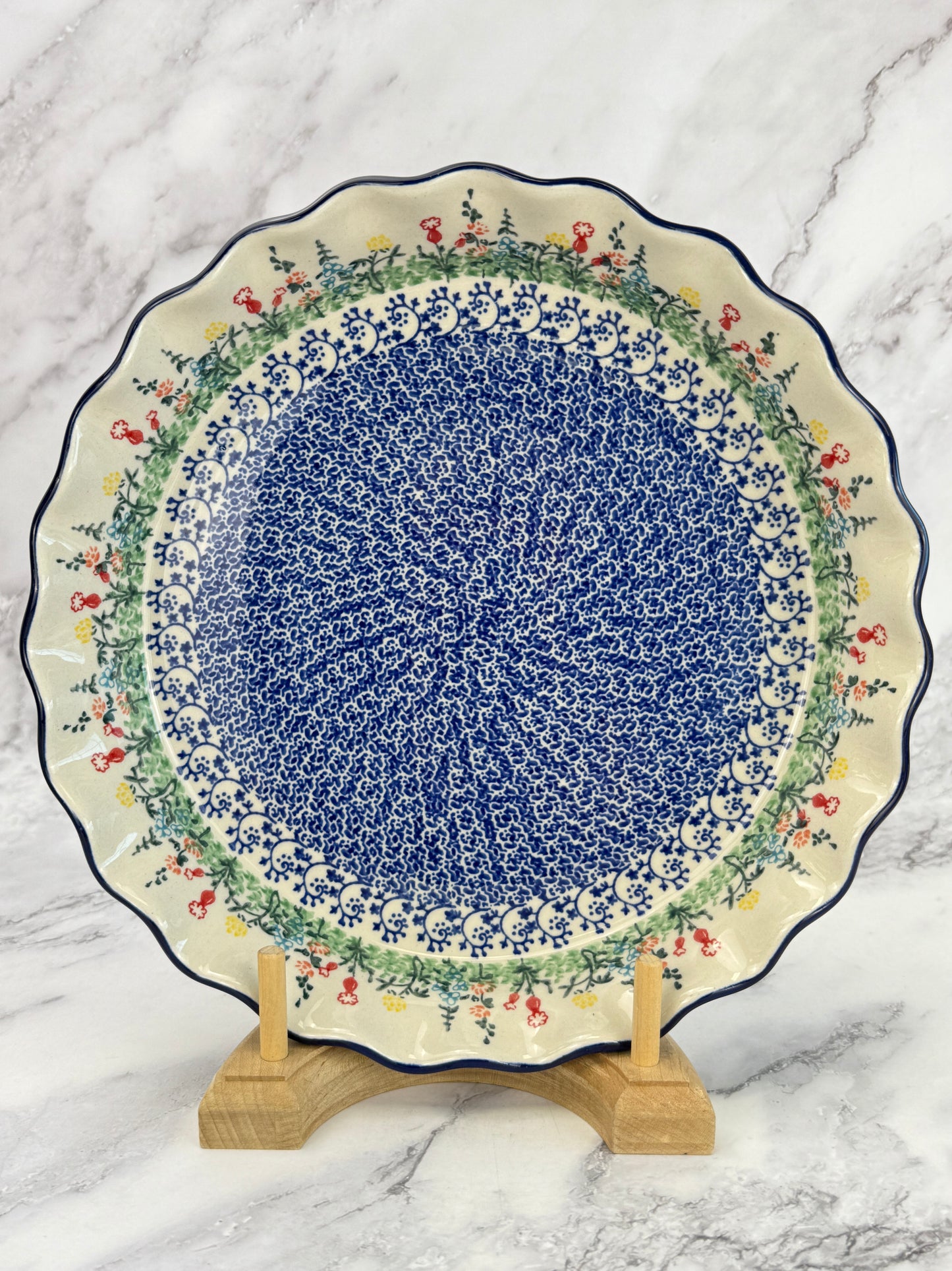 Ruffled Pie Plate / Round Baker  - Shape 636 - Pattern 3230